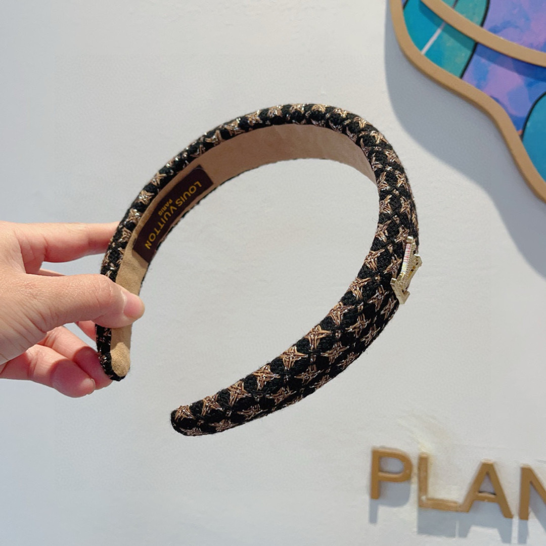 High quality fashionable and versatile headband, please add : 18859952090 if you need size guide