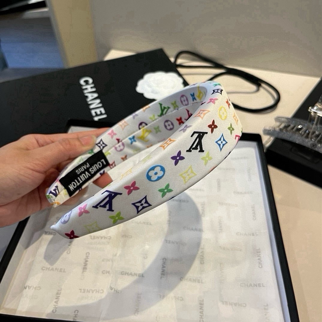 High quality fashionable and versatile headband, please add : 18859952090 if you need size guide