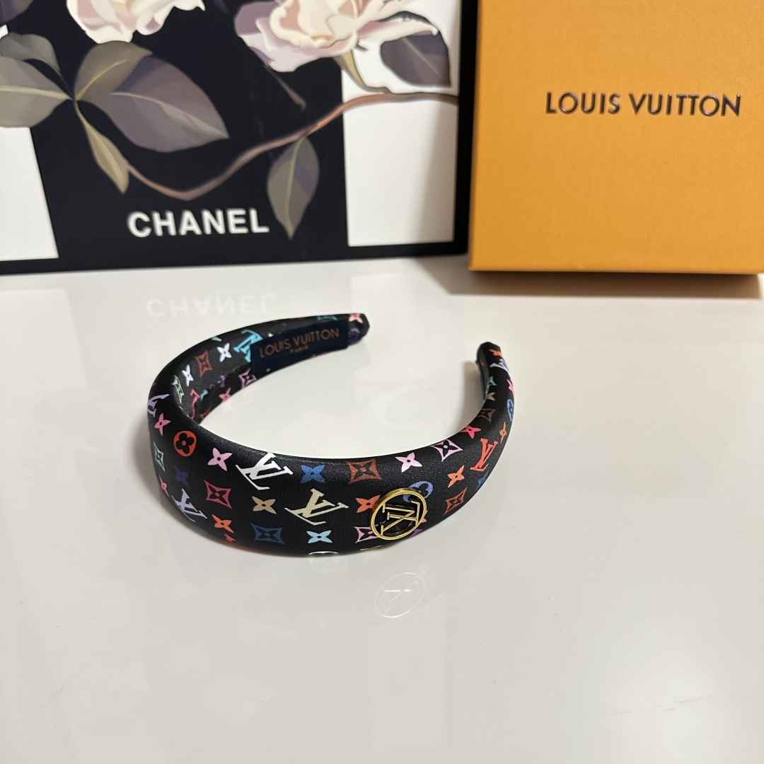 High quality fashionable and versatile headband, please add : 18859952090 if you need size guide