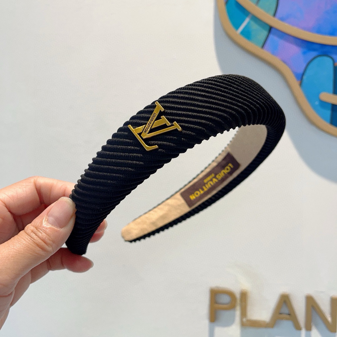 High quality fashionable and versatile headband, please add : 18859952090 if you need size guide