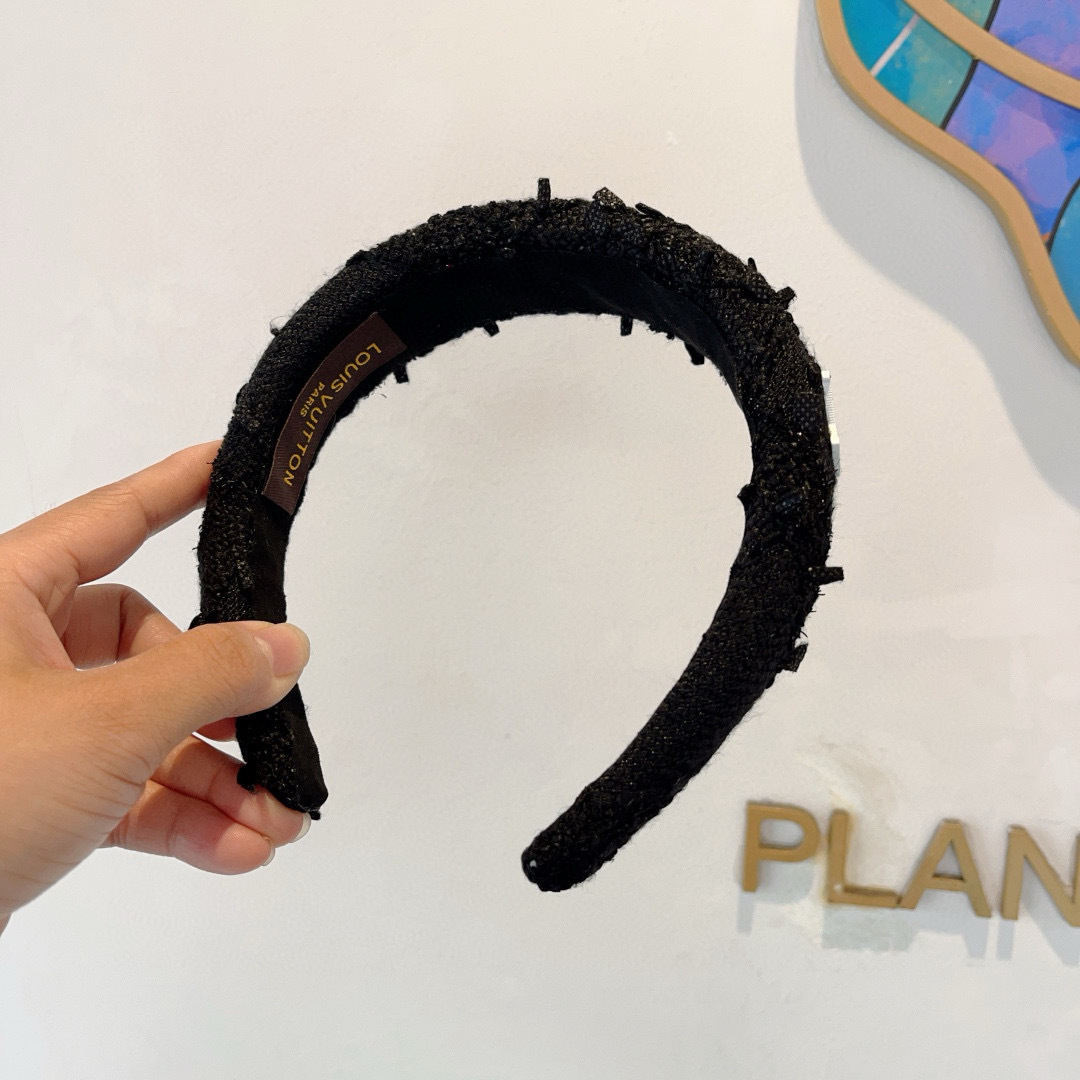 High quality fashionable and versatile headband, please add : 18859952090 if you need size guide
