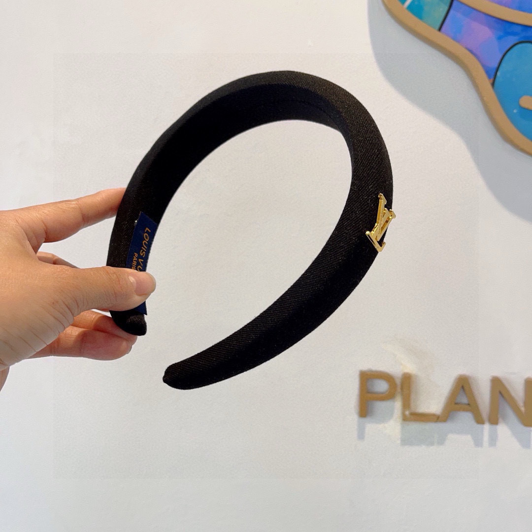 High quality fashionable and versatile headband, please add : 18859952090 if you need size guide