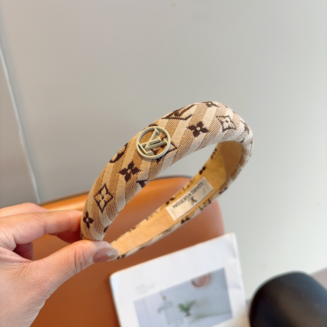 High quality fashionable and versatile headband, please add : 18859952090 if you need size guide