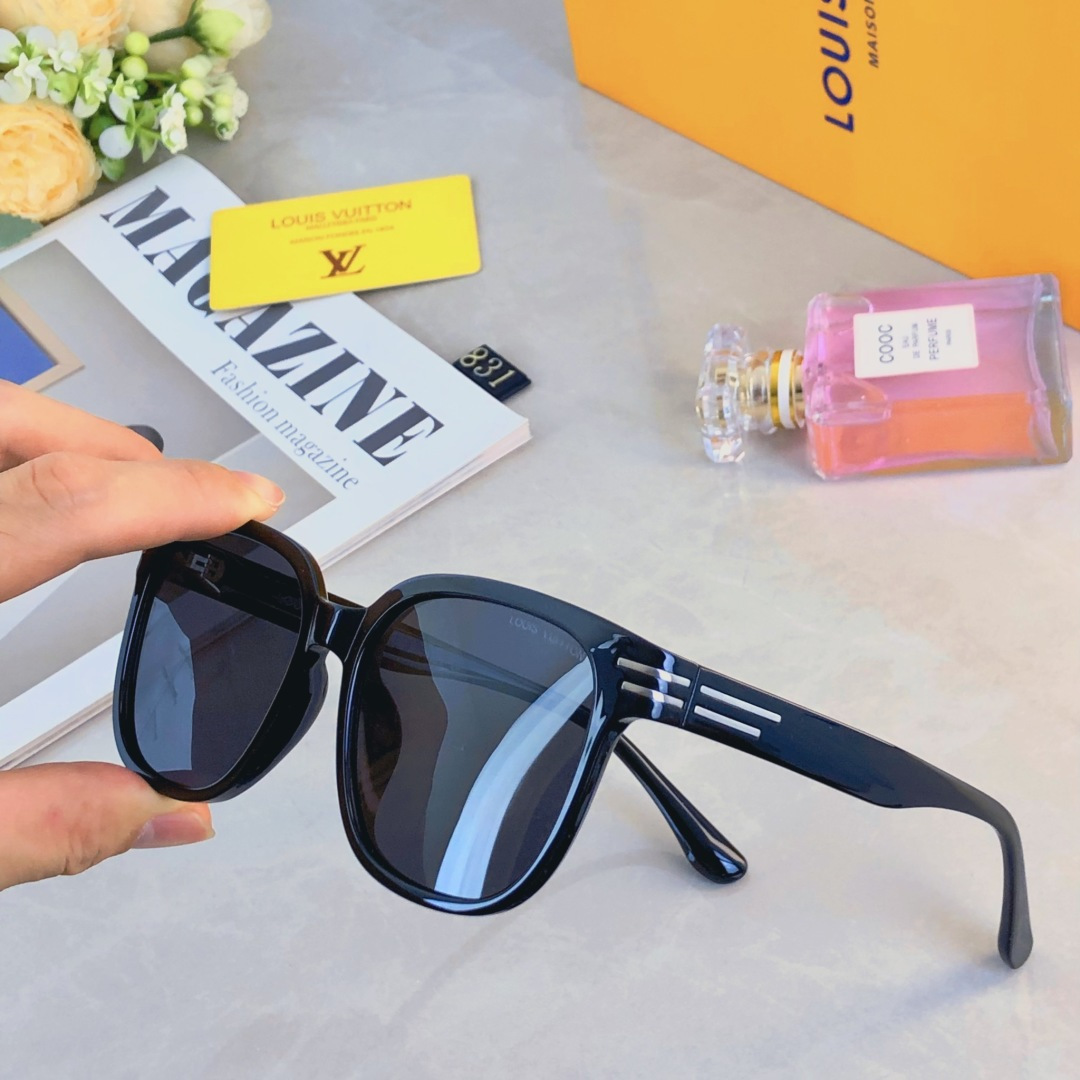 High quality temperament sunscreen sunglasses 3 pcs add : 18030258501 if you need size guide