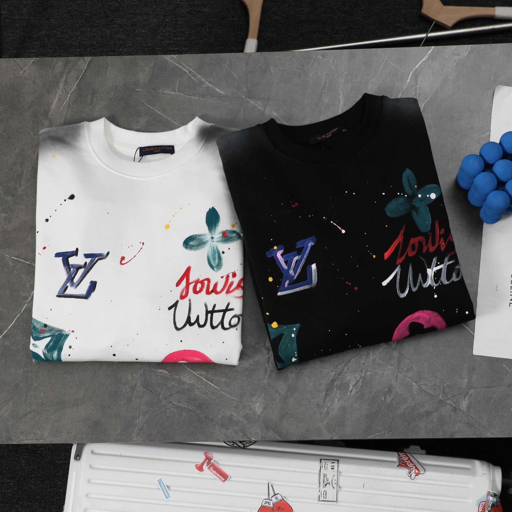 High quality fashion embroidered graffiti hoodie 1 pls add : 18859952090 if you need size guide
