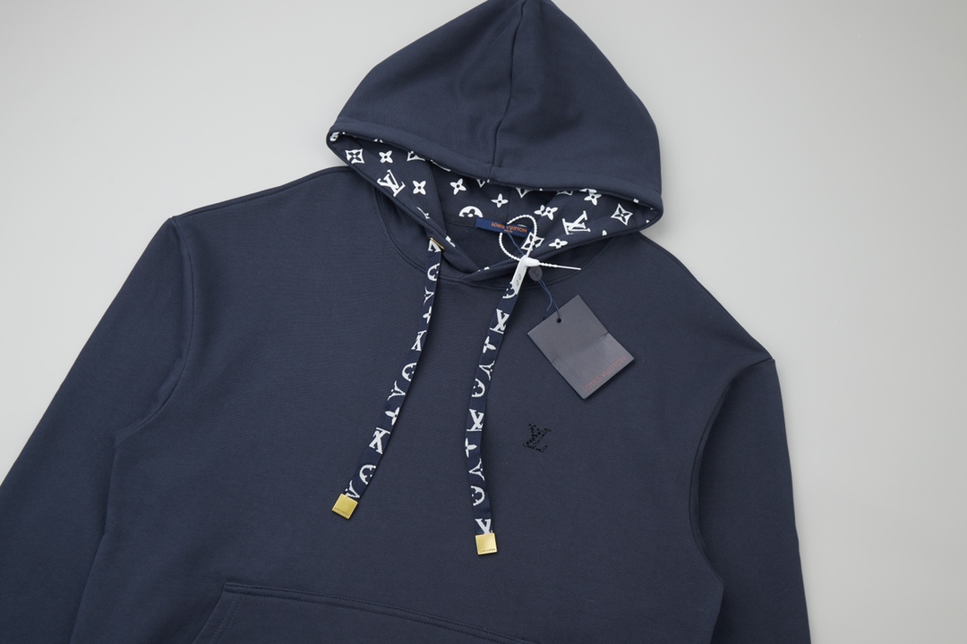 High quality fashion embroidered graffiti hoodie 1 pls add : 18859952090 if you need size guide