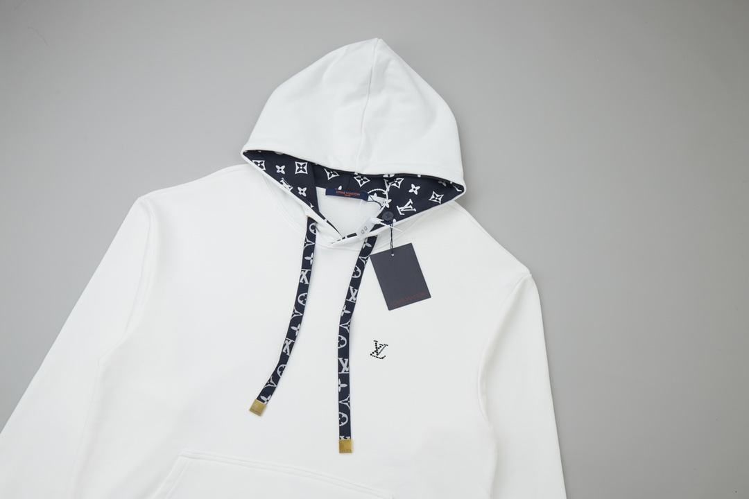 High quality fashion embroidered graffiti hoodie 1 pls add : 18859952090 if you need size guide