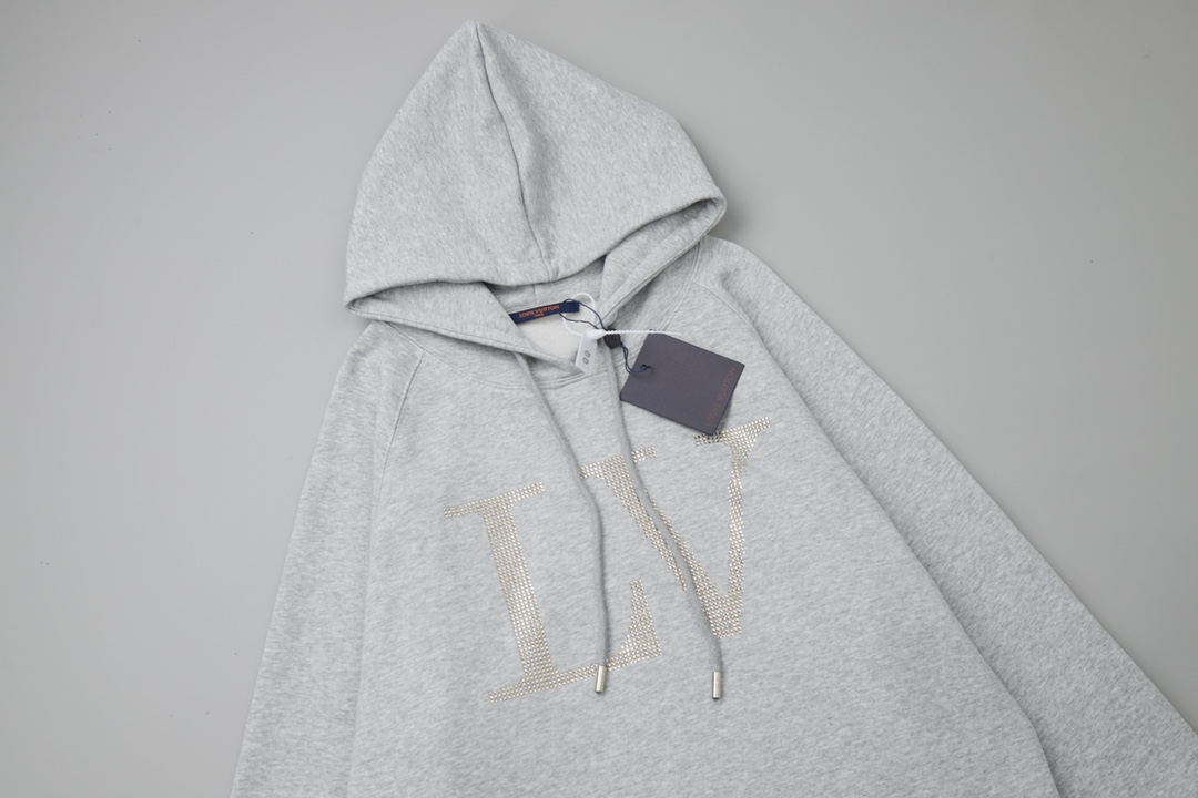 High quality fashion embroidered graffiti hoodie 1 pls add : 18859952090 if you need size guide