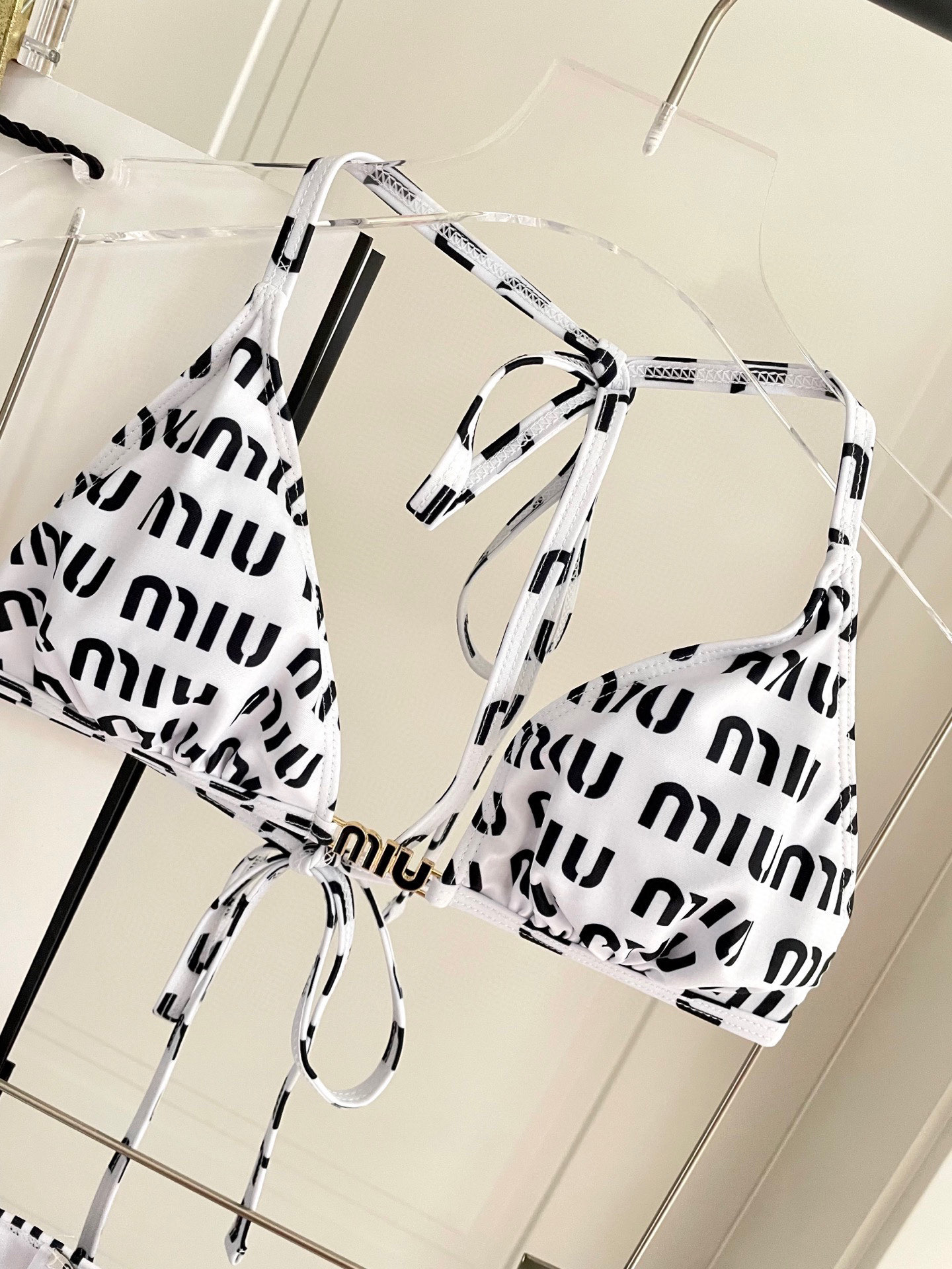 High quality bikini set 2pls add : 18030258501 if you need size guide