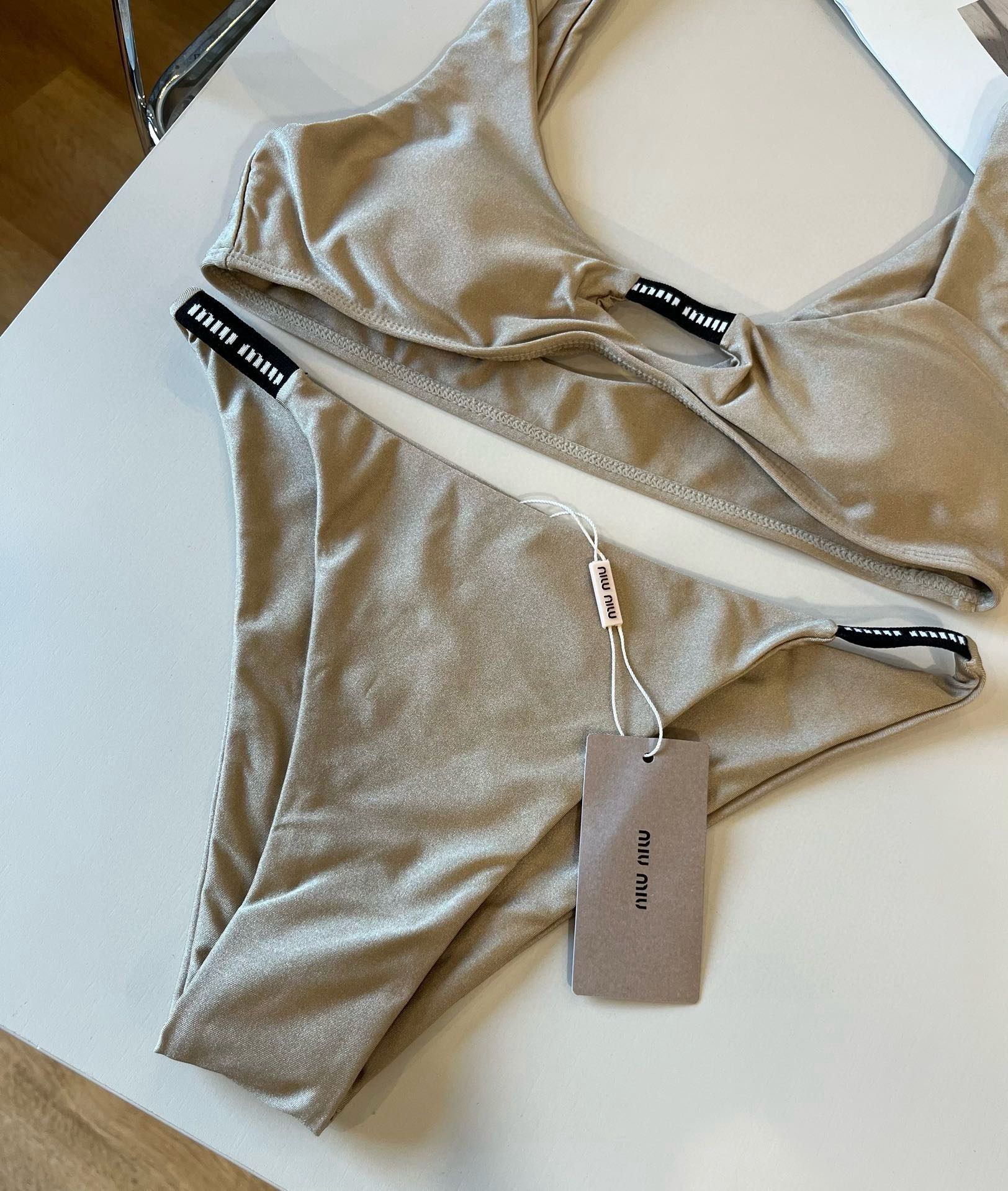High quality bikini set 2pls add : 18030258501 if you need size guide