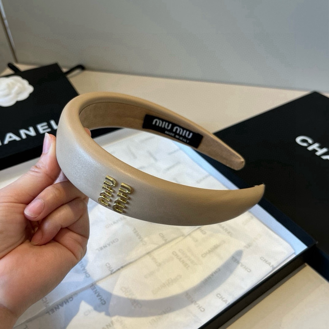 High quality patent leather hair bands, please add : 18030258501 if you need size guide