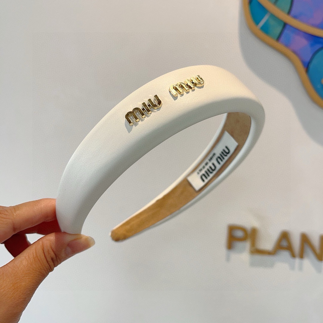 High quality patent leather hair bands, please add : 18030258501 if you need size guide