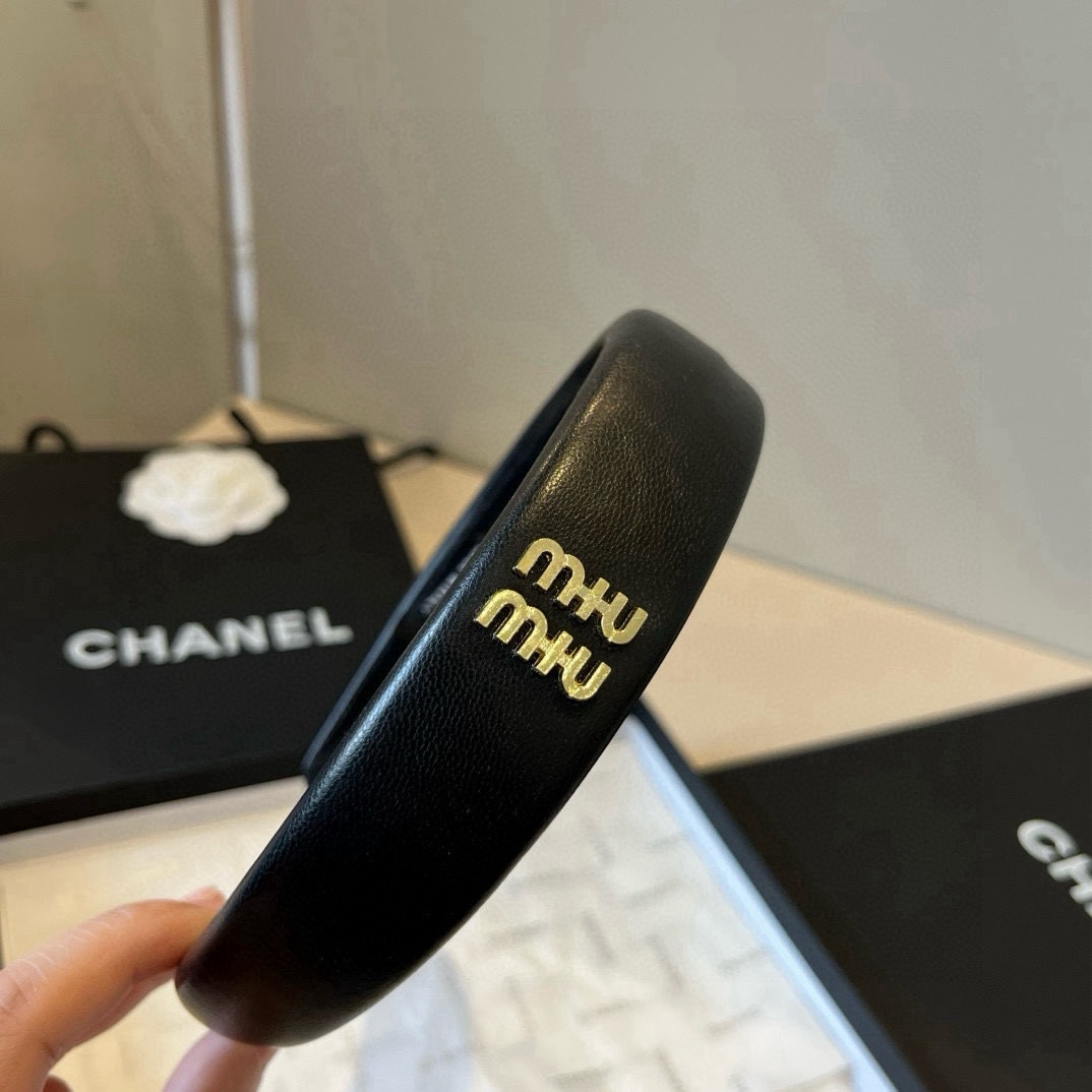 High quality patent leather hair bands, please add : 18030258501 if you need size guide