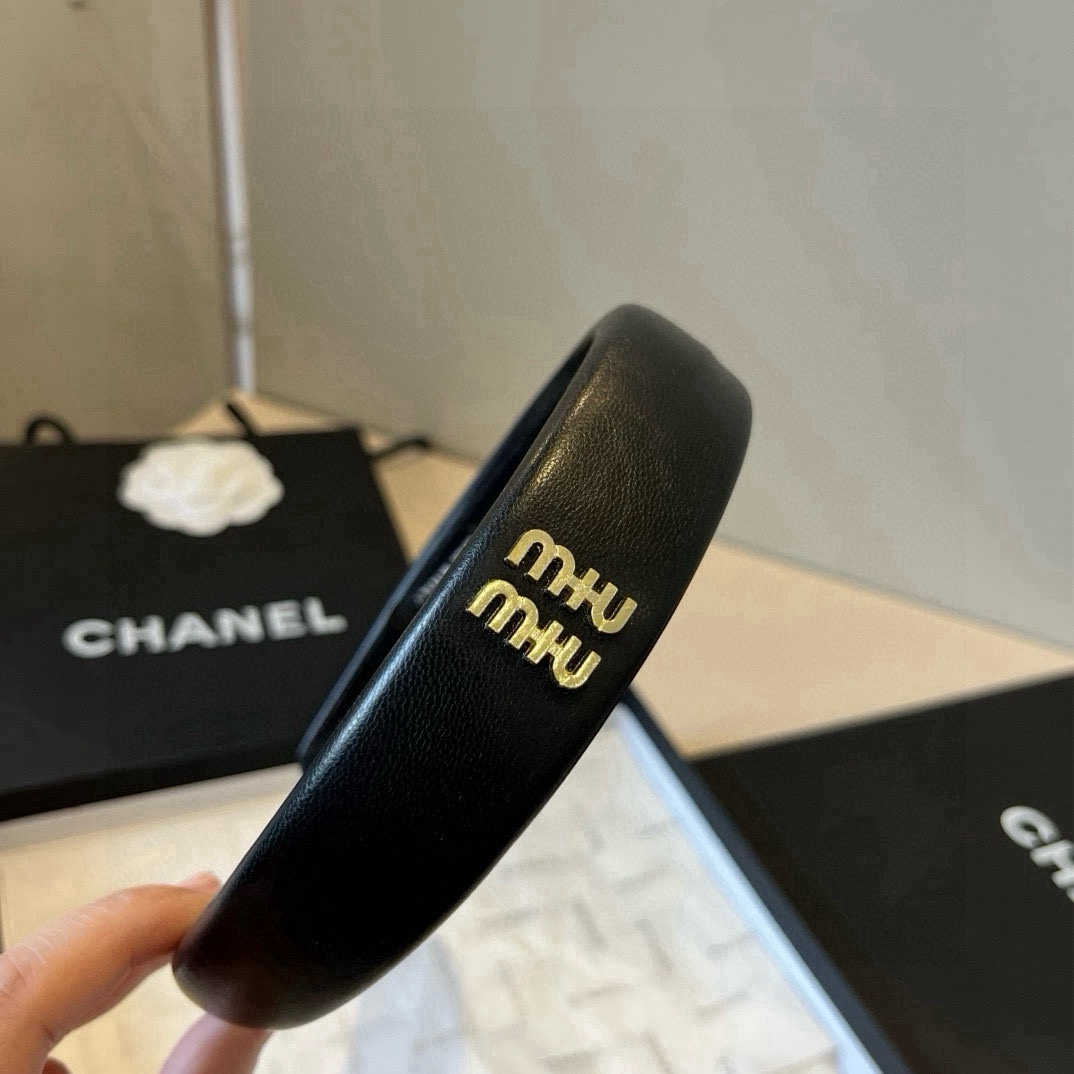 High quality patent leather hair bands, please add : 18030258501 if you need size guide