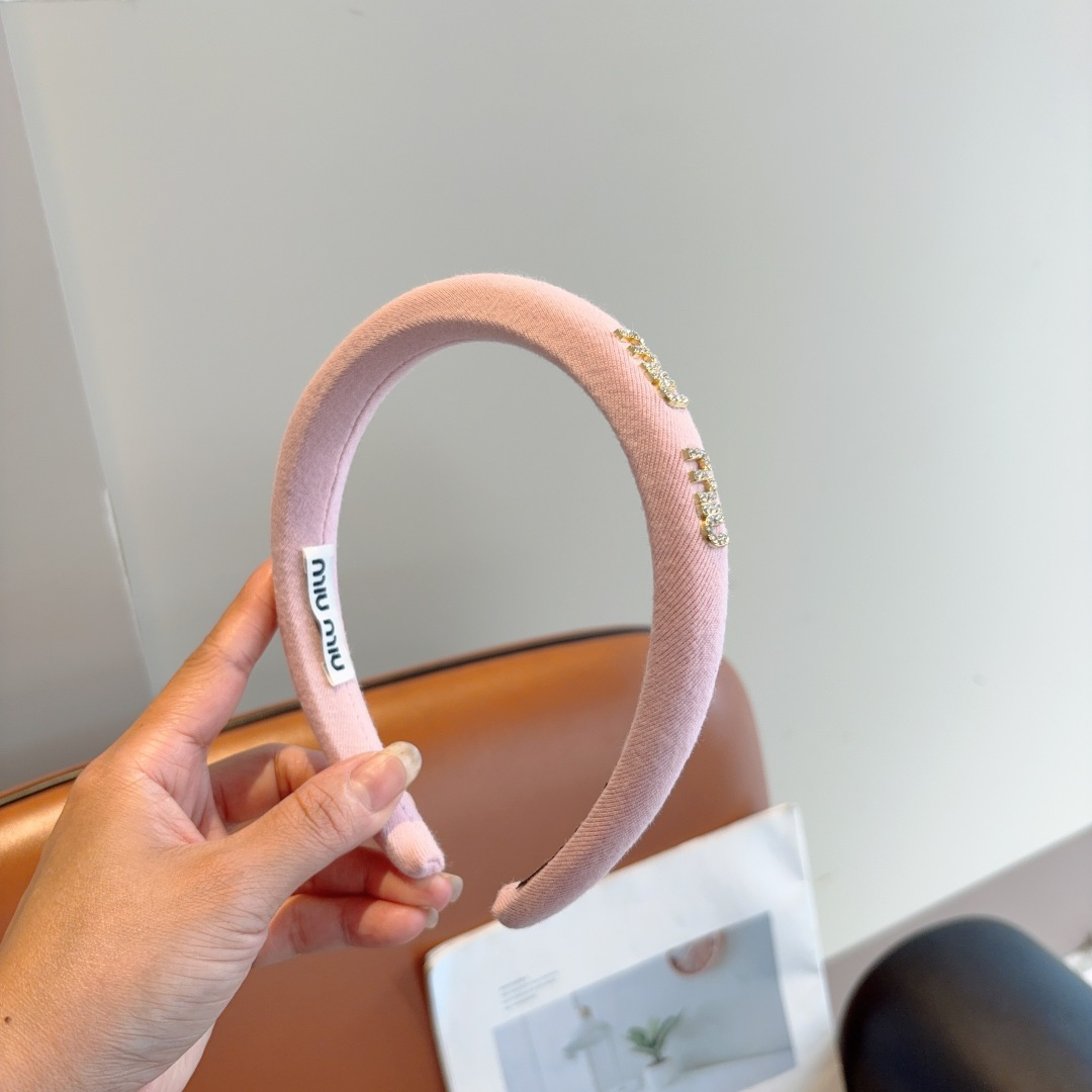 High quality patent leather hair bands, please add : 18030258501 if you need size guide