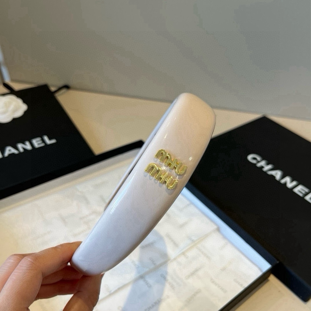 High quality patent leather hair bands, please add : 18030258501 if you need size guide