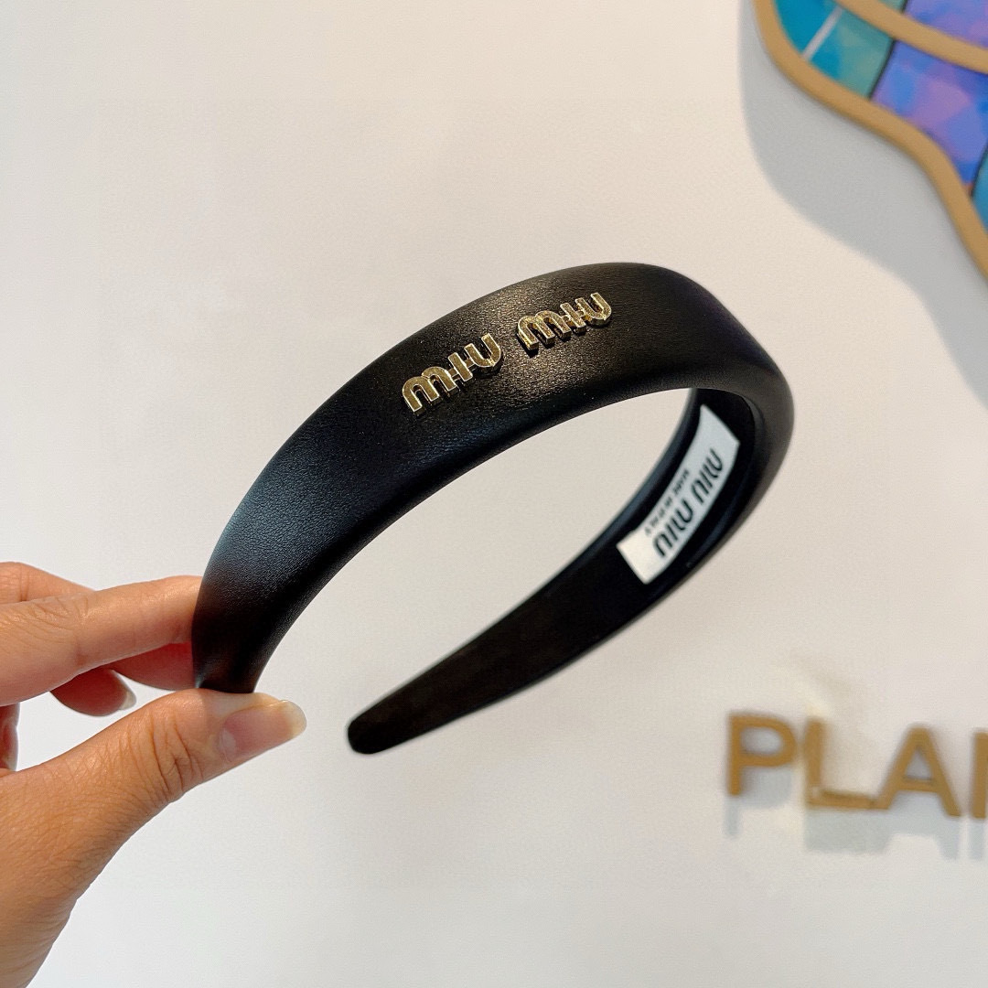 High quality patent leather hair bands, please add : 18030258501 if you need size guide