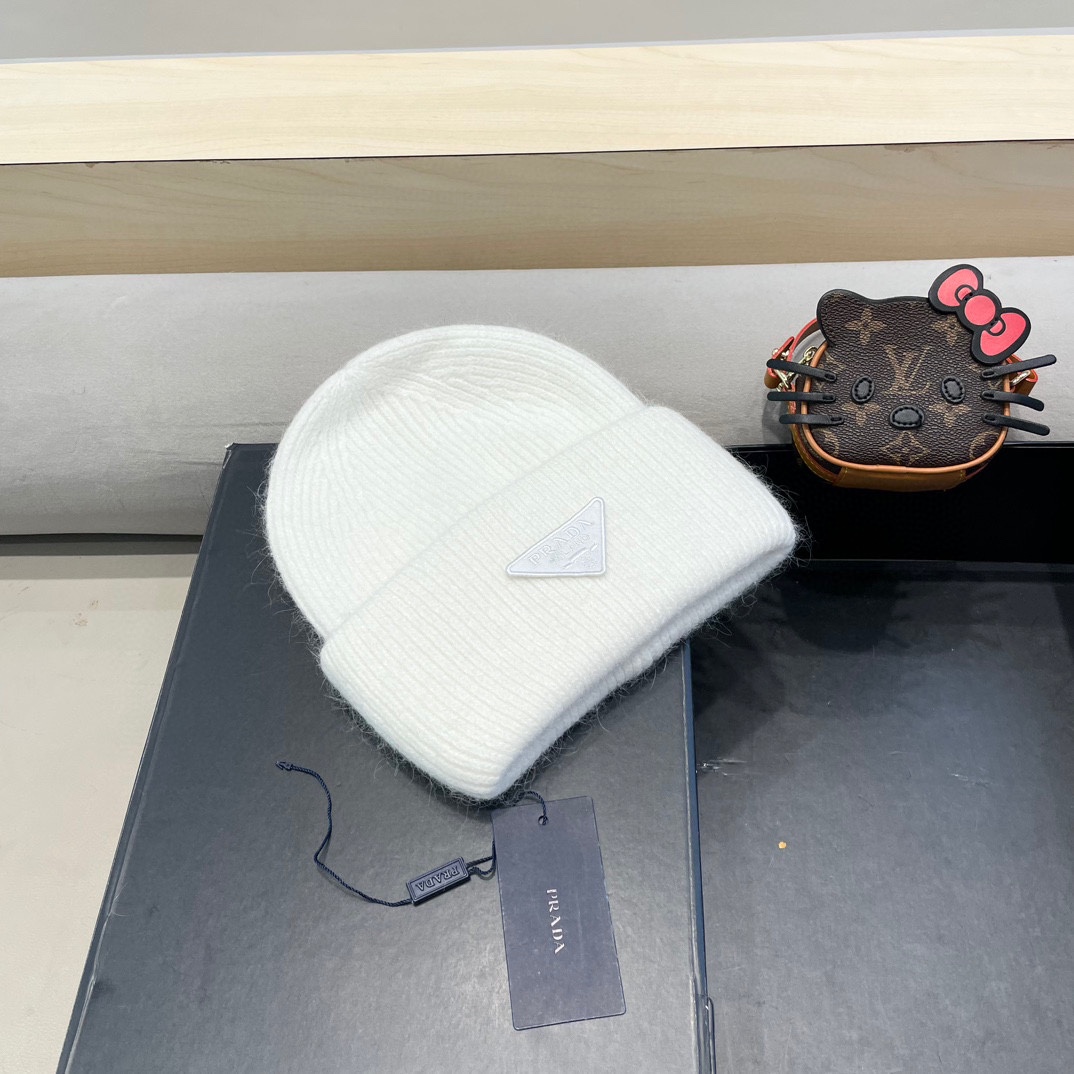 高质量三角标志针织帽围巾套装