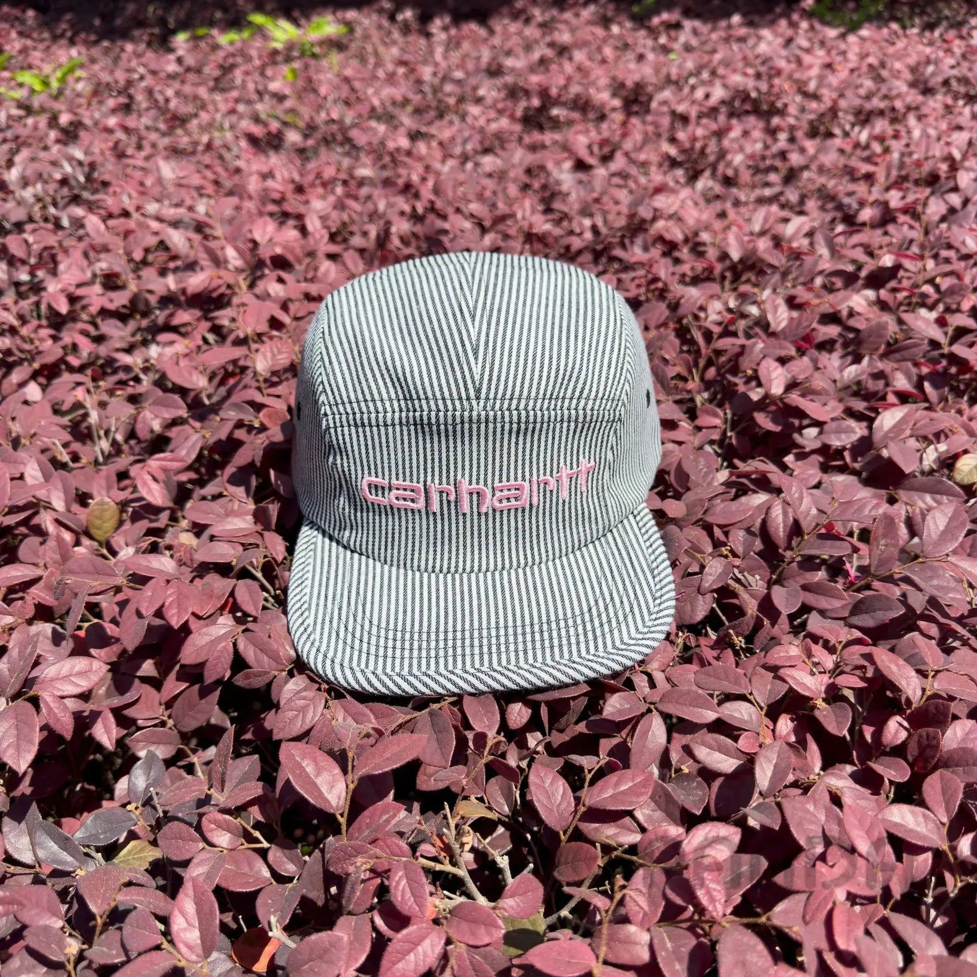 High quality striped grid duckbill cap pls add : 18859952090 if you need size guide