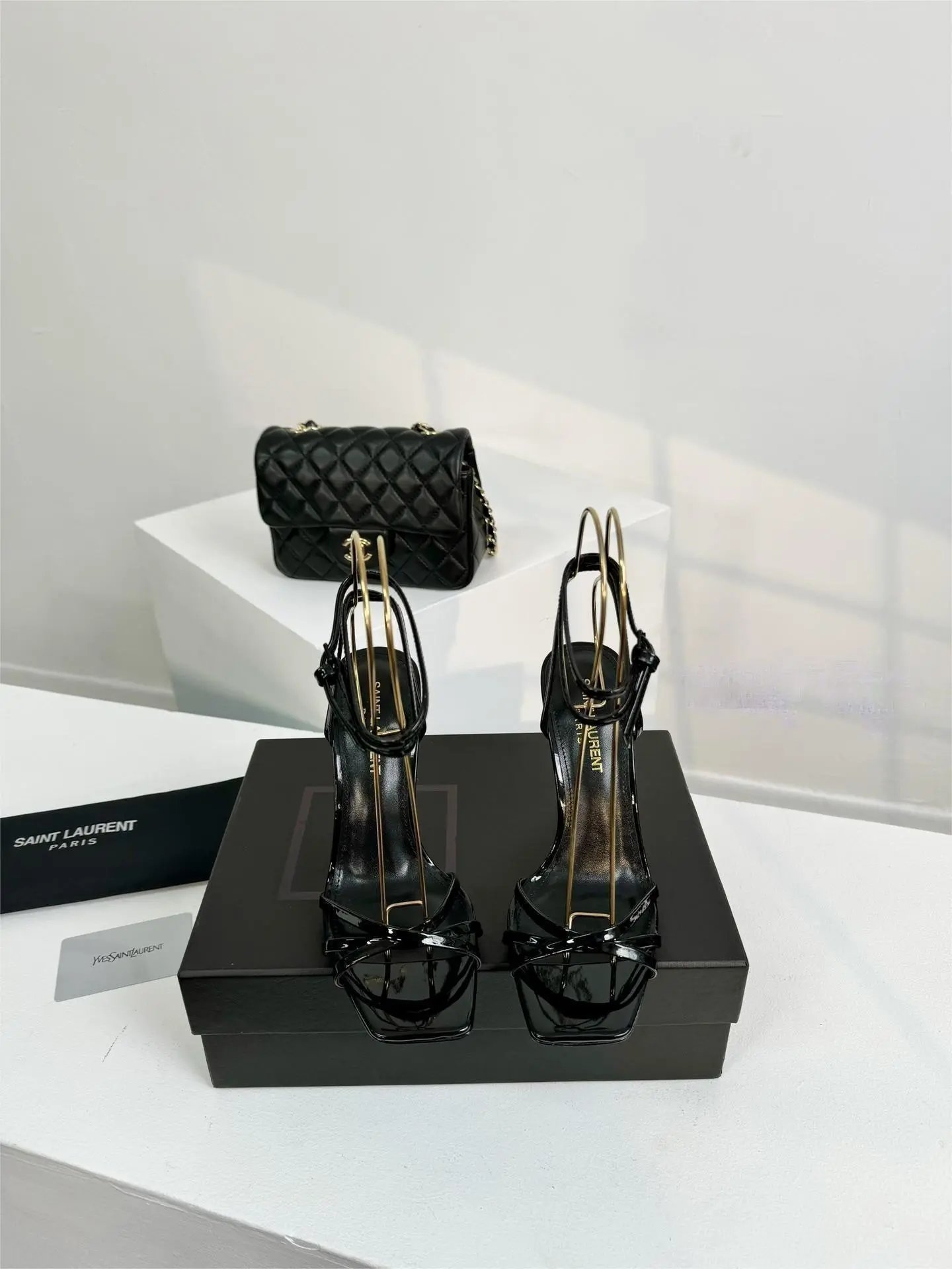 High quality letter high-heeled sandals, please add : 18030258501 if you need size guide