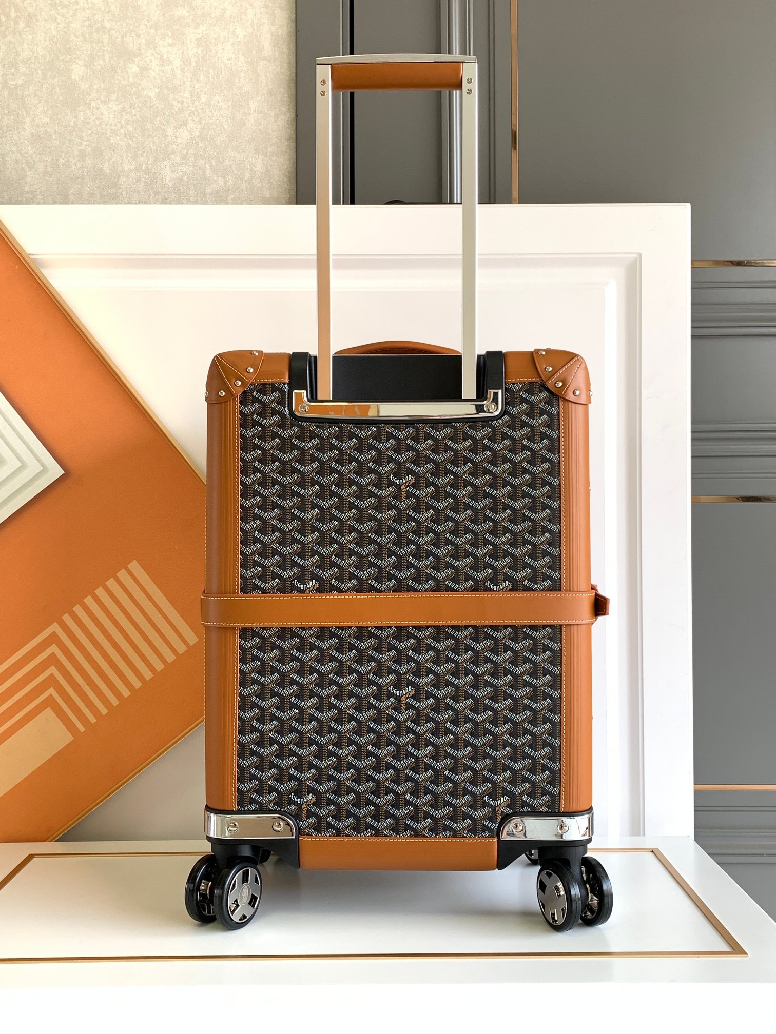 High quality retro style hand-held laptop case