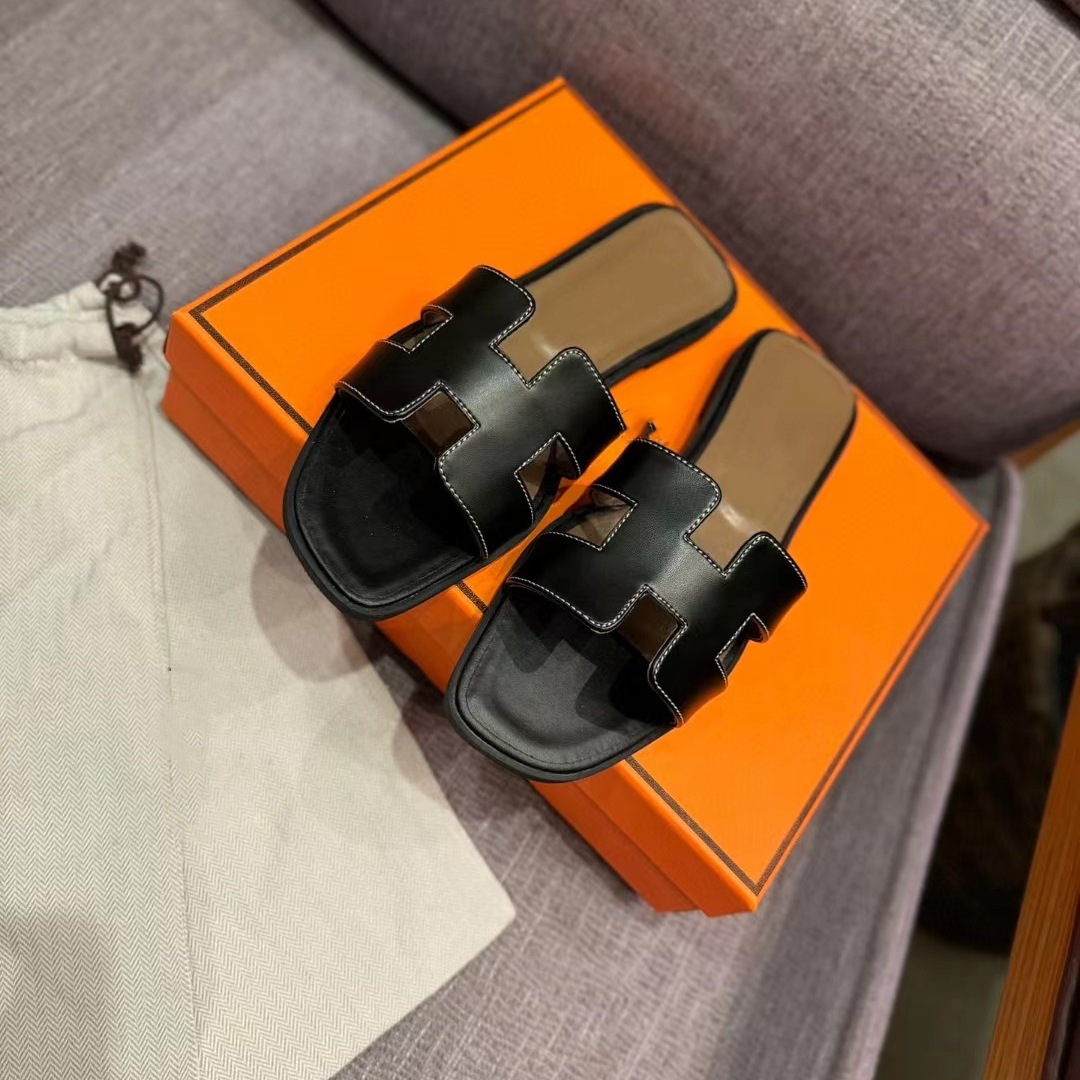 High quality women's slippers, please add : 18030258501 if you need size guide