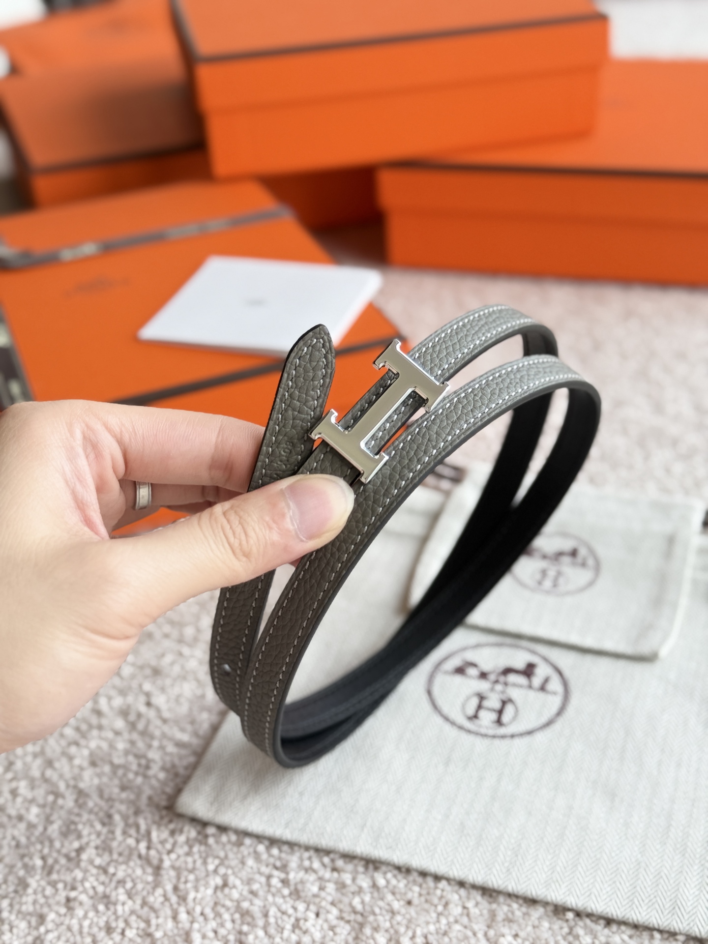 High quality, simple and refined women's waist belt 3 pcs add : 18859952090 if you need size guide