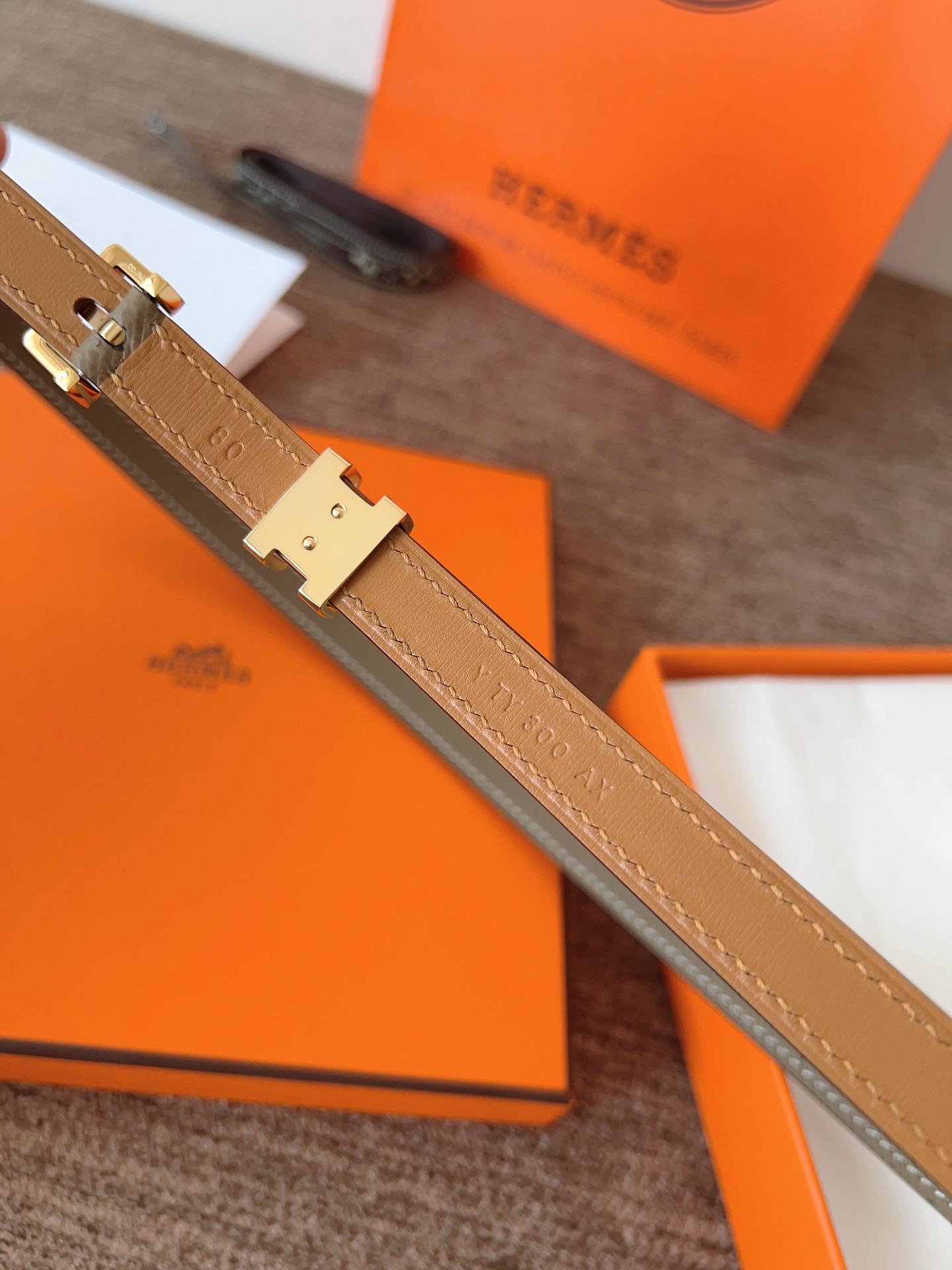 High quality, simple and refined women's waist belt 3 pcs add : 18859952090 if you need size guide