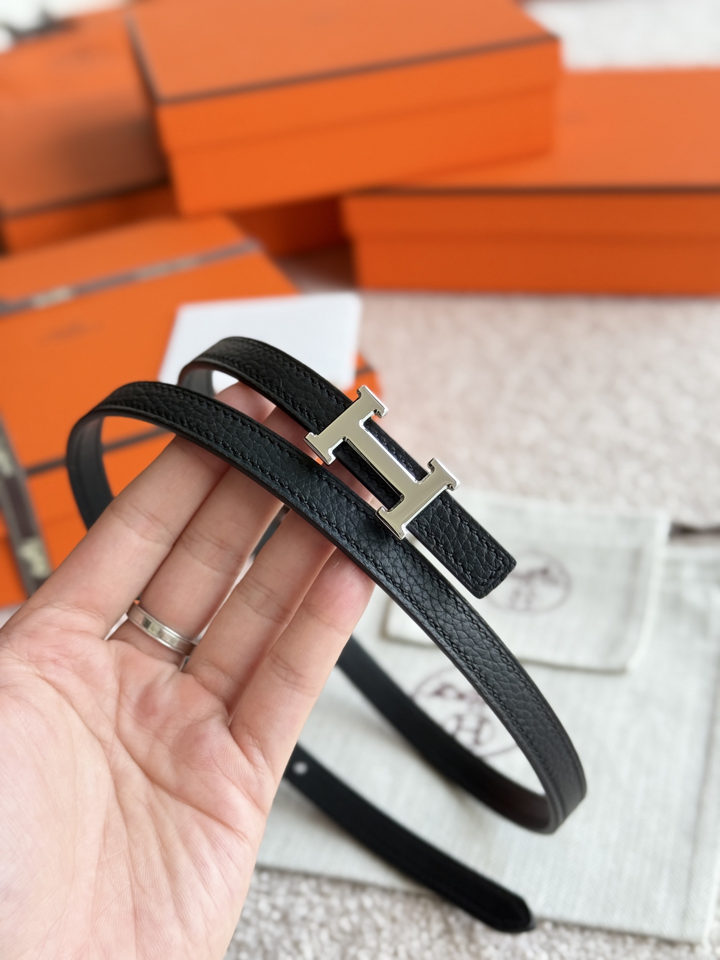 High quality, simple and refined women's waist belt 3 pcs add : 18859952090 if you need size guide