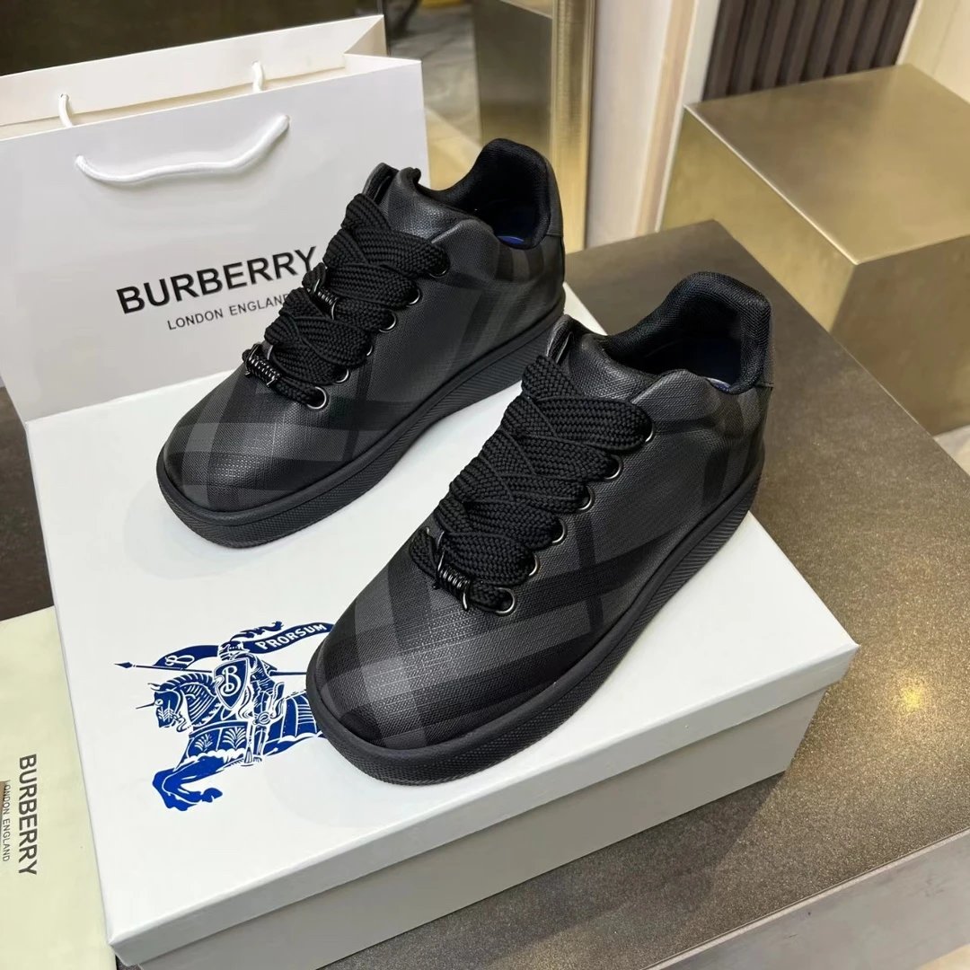 Sports and leisure shoes 012