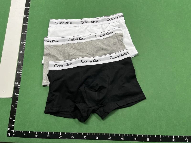 High quality men's underwear, box of three, color options available 02