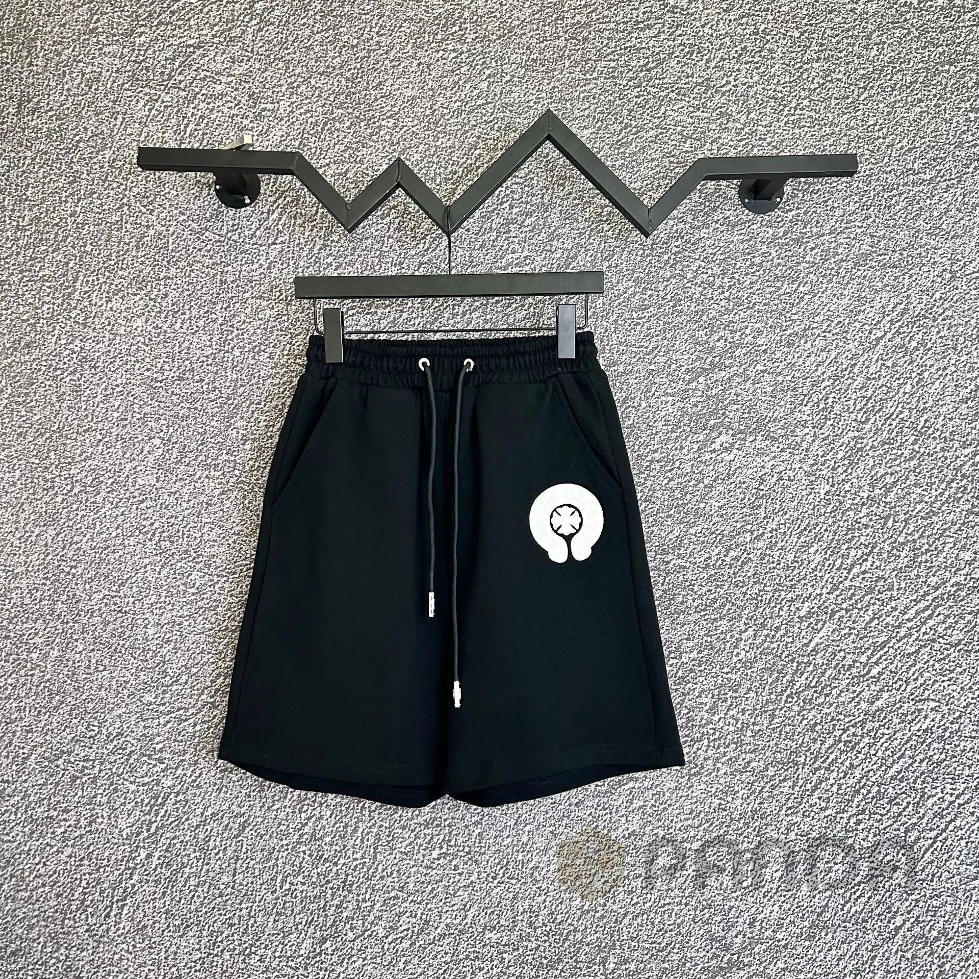 High quality cross print embroidered shorts 1:1 pls add : 18030258501 if you need size guide