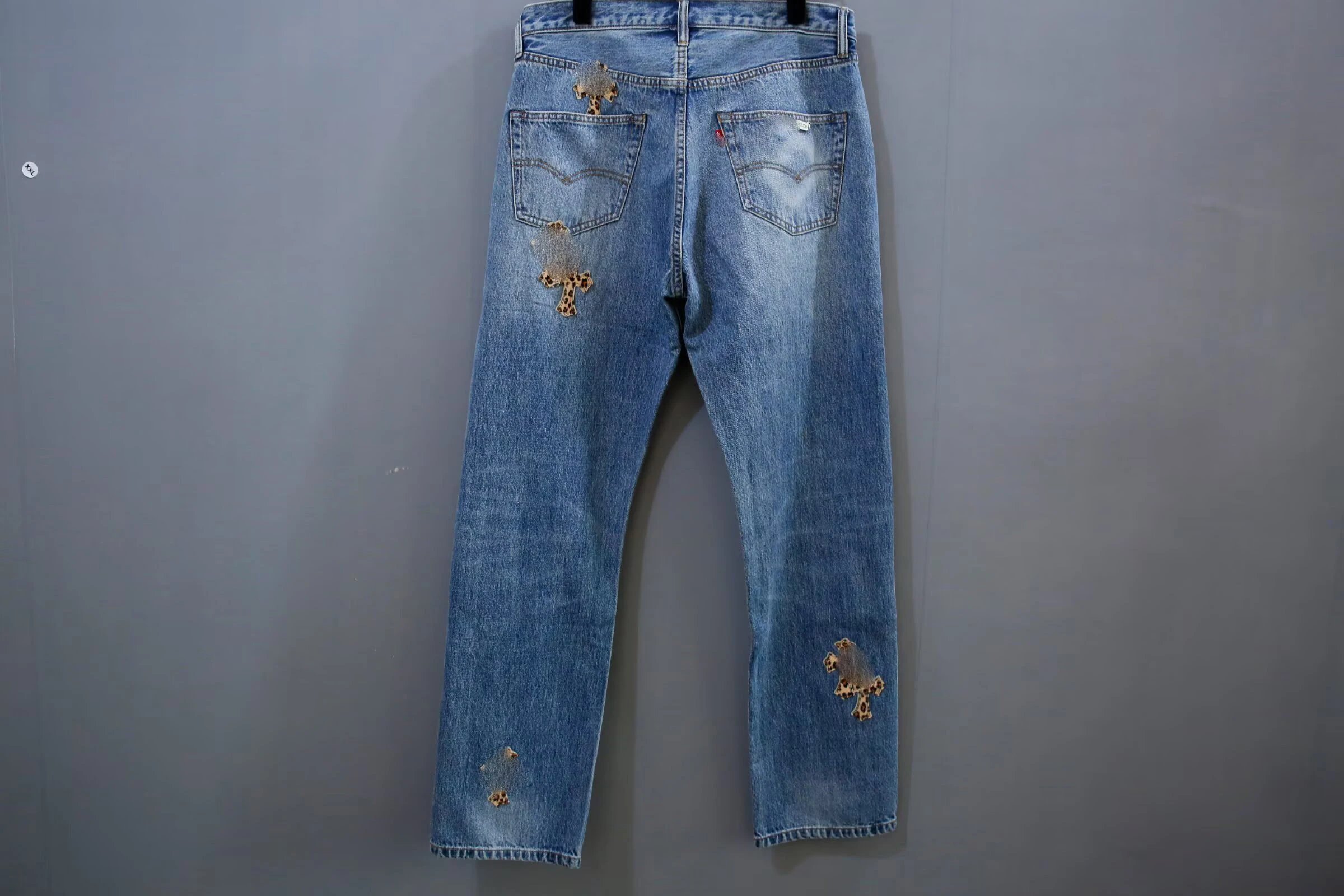 High quality leopard print leather artificial cross blue washed denim jeans