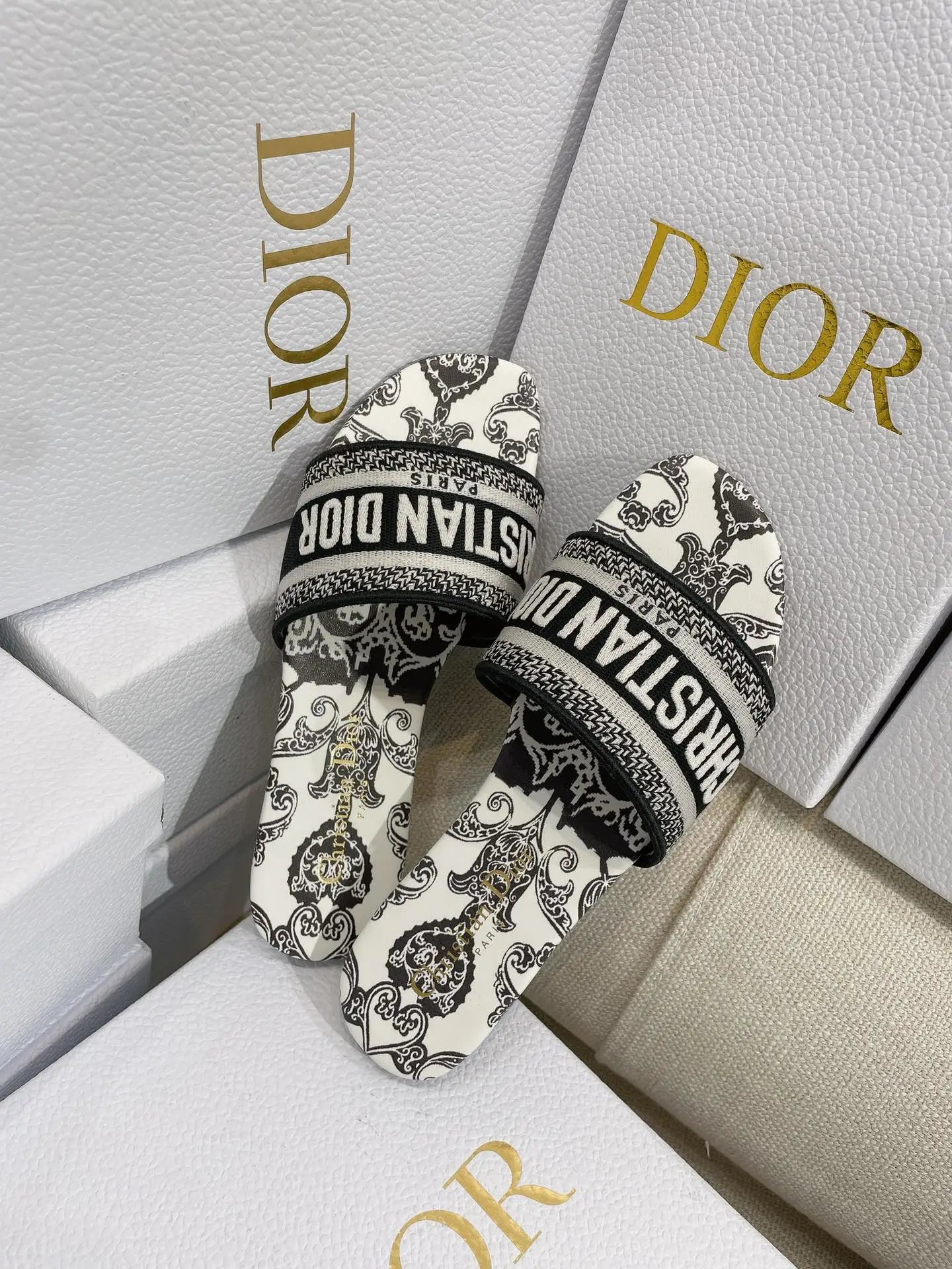 Dior
