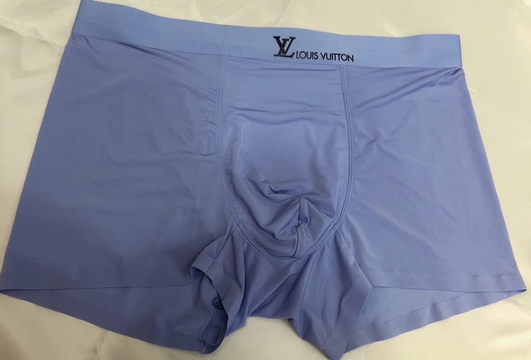 High quality men's underwear in a box of three, color options available 01