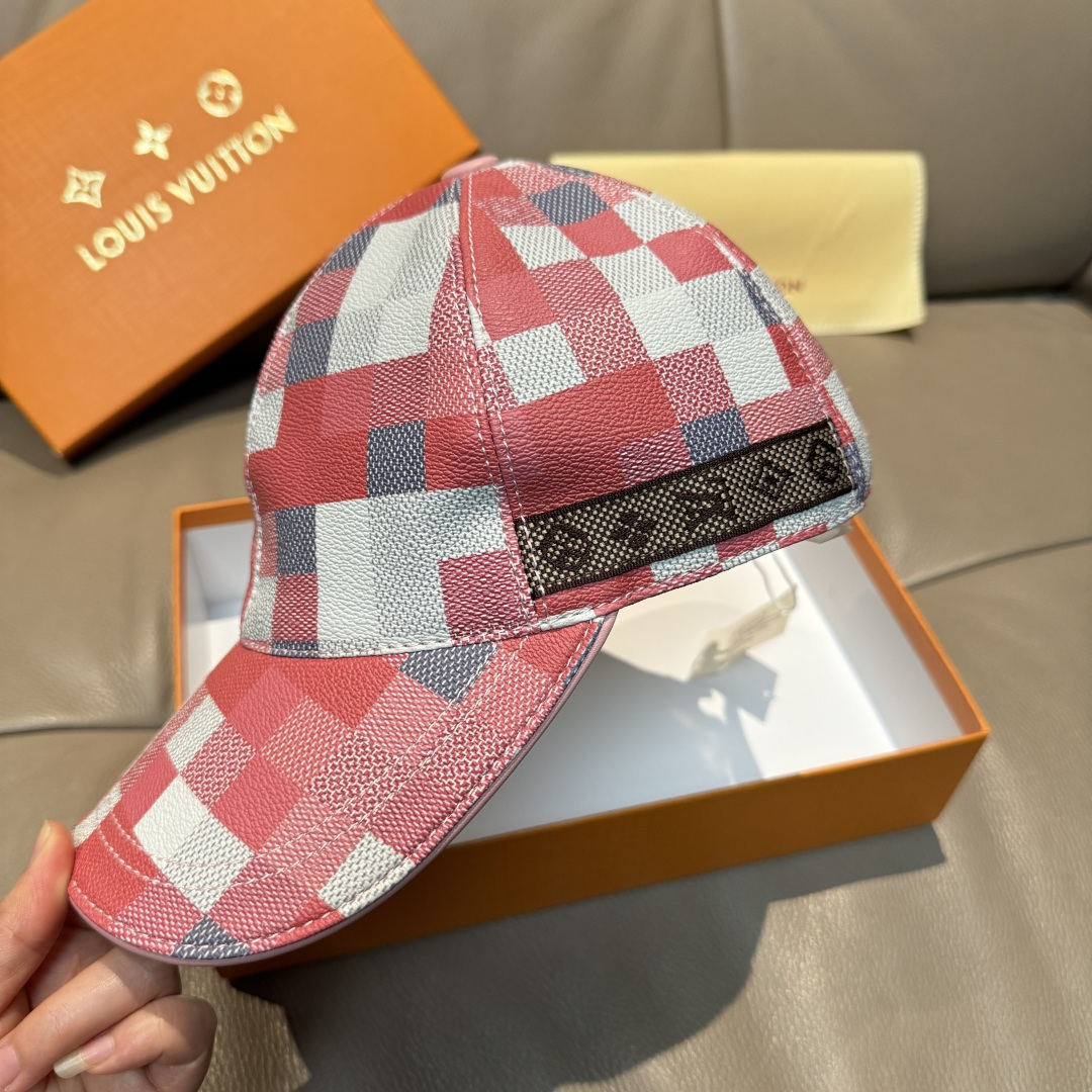 High quality and fashionable baseball cap new 4 pcs add : 18859952090 if you need size guide
