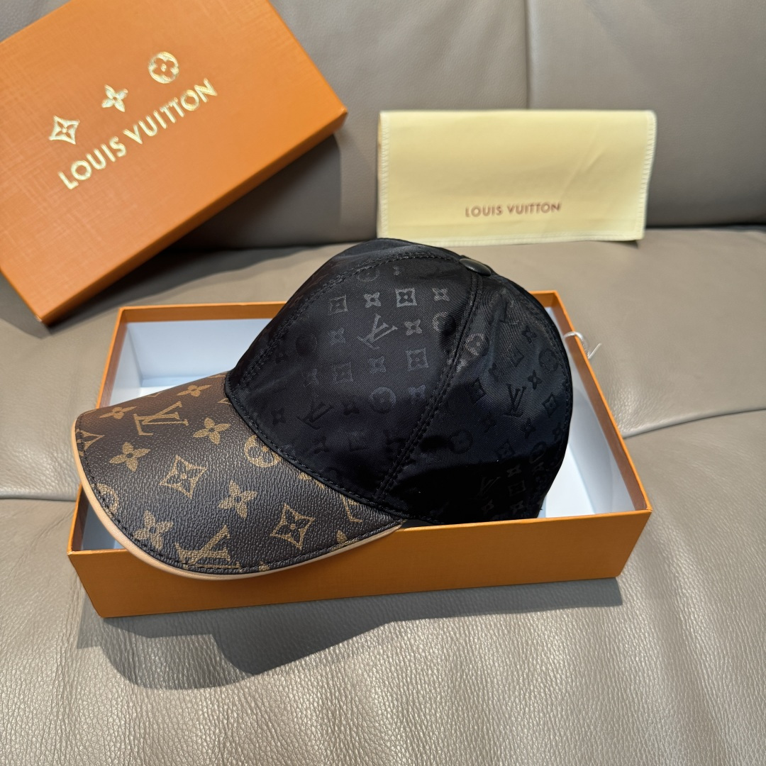 High quality and fashionable baseball cap new 5 pcs add : 18859952090 if you need size guide