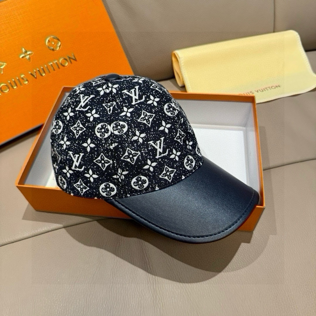 High quality and fashionable baseball cap new 5 pcs add : 18859952090 if you need size guide