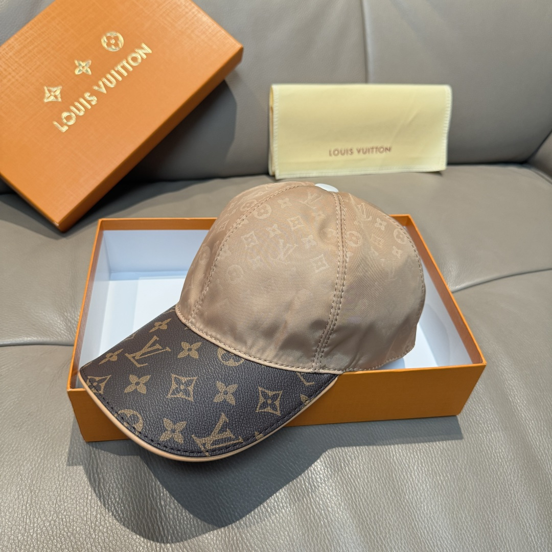 High quality and fashionable baseball cap new 5 pcs add : 18859952090 if you need size guide