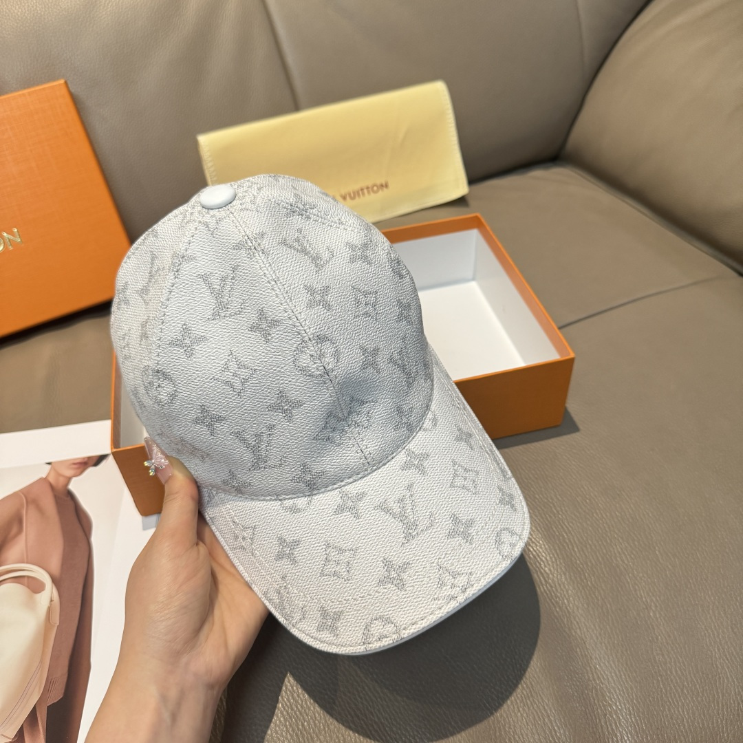 High quality and fashionable baseball cap new 5 pcs add : 18859952090 if you need size guide