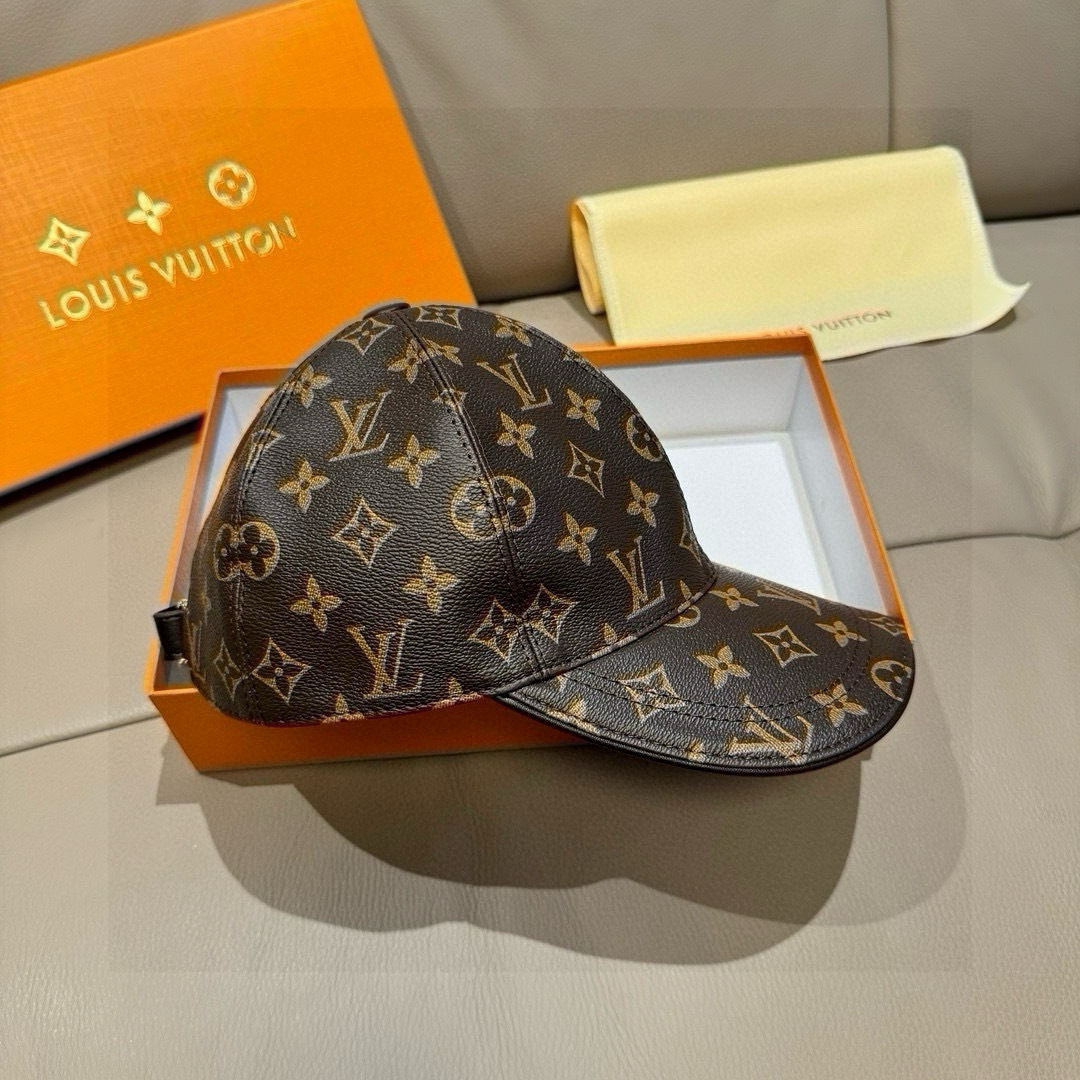High quality and fashionable baseball cap new 5 pcs add : 18859952090 if you need size guide