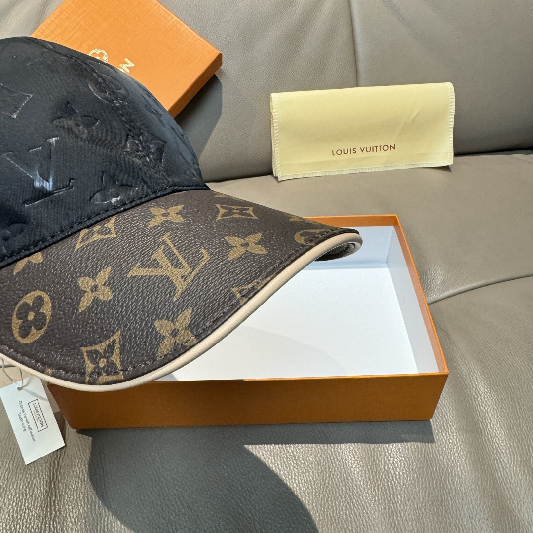 High quality and fashionable baseball cap new 5 pcs add : 18859952090 if you need size guide