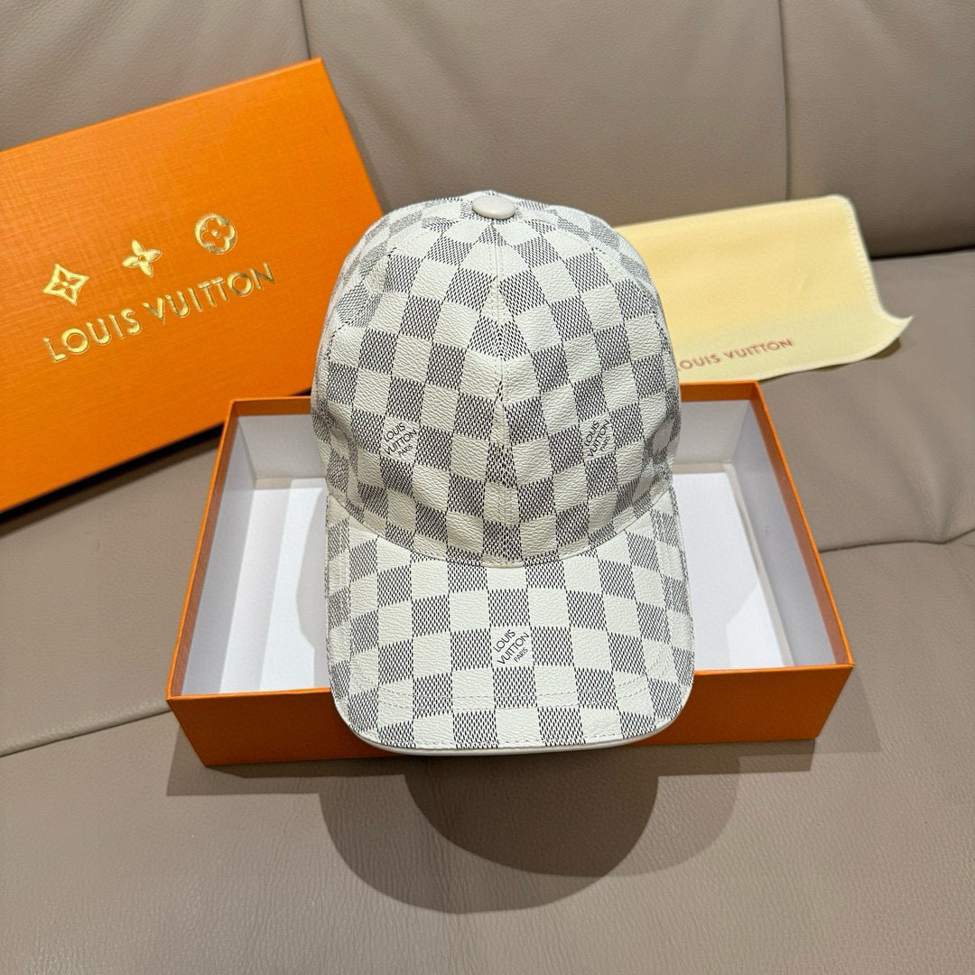 High quality and fashionable baseball cap new 5 pcs add : 18859952090 if you need size guide