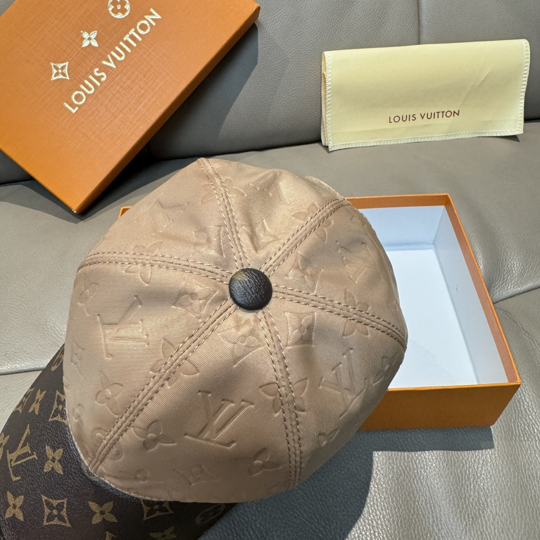 High quality and fashionable baseball cap new 5 pcs add : 18859952090 if you need size guide