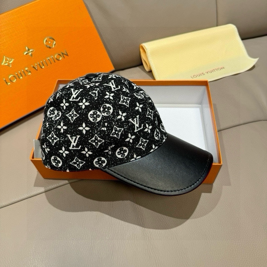 High quality and fashionable baseball cap new 5 pcs add : 18859952090 if you need size guide