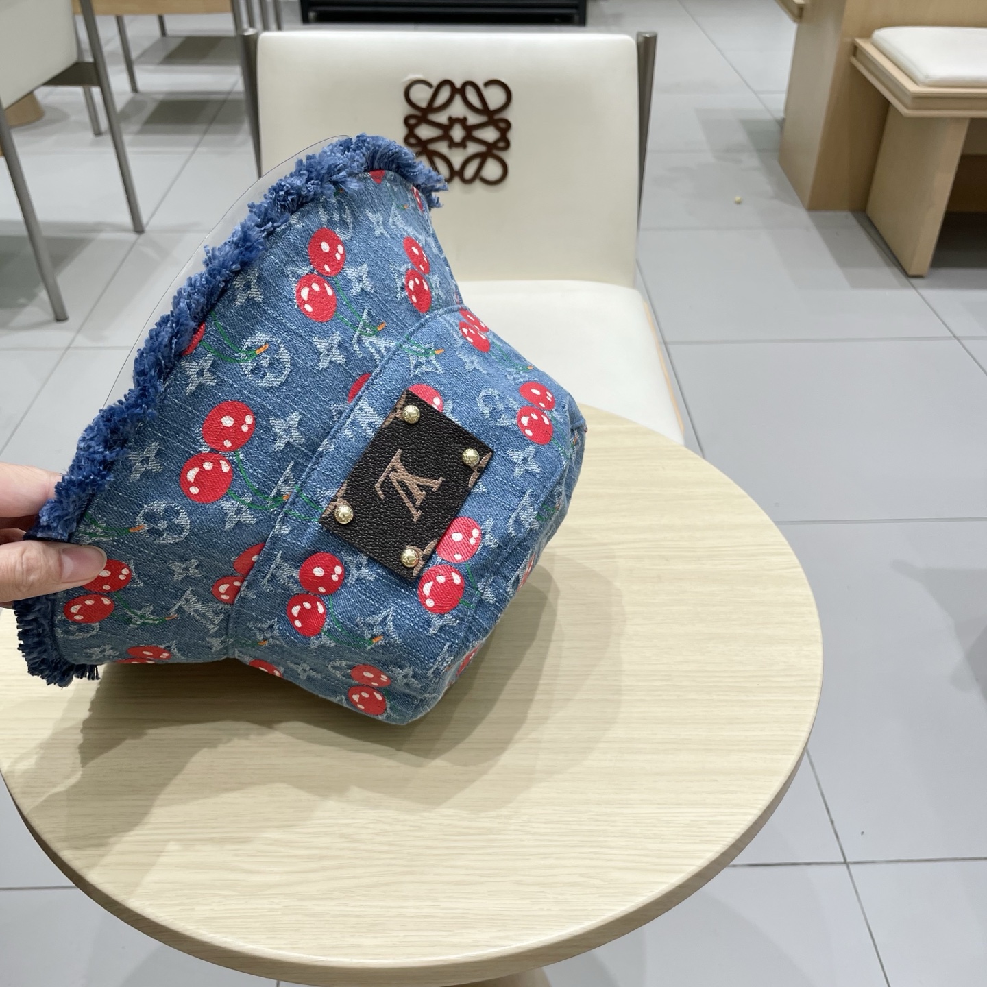 High quality and fashionable sunshade fisherman hat 2 pcs add : 18859952090 if you need size guide