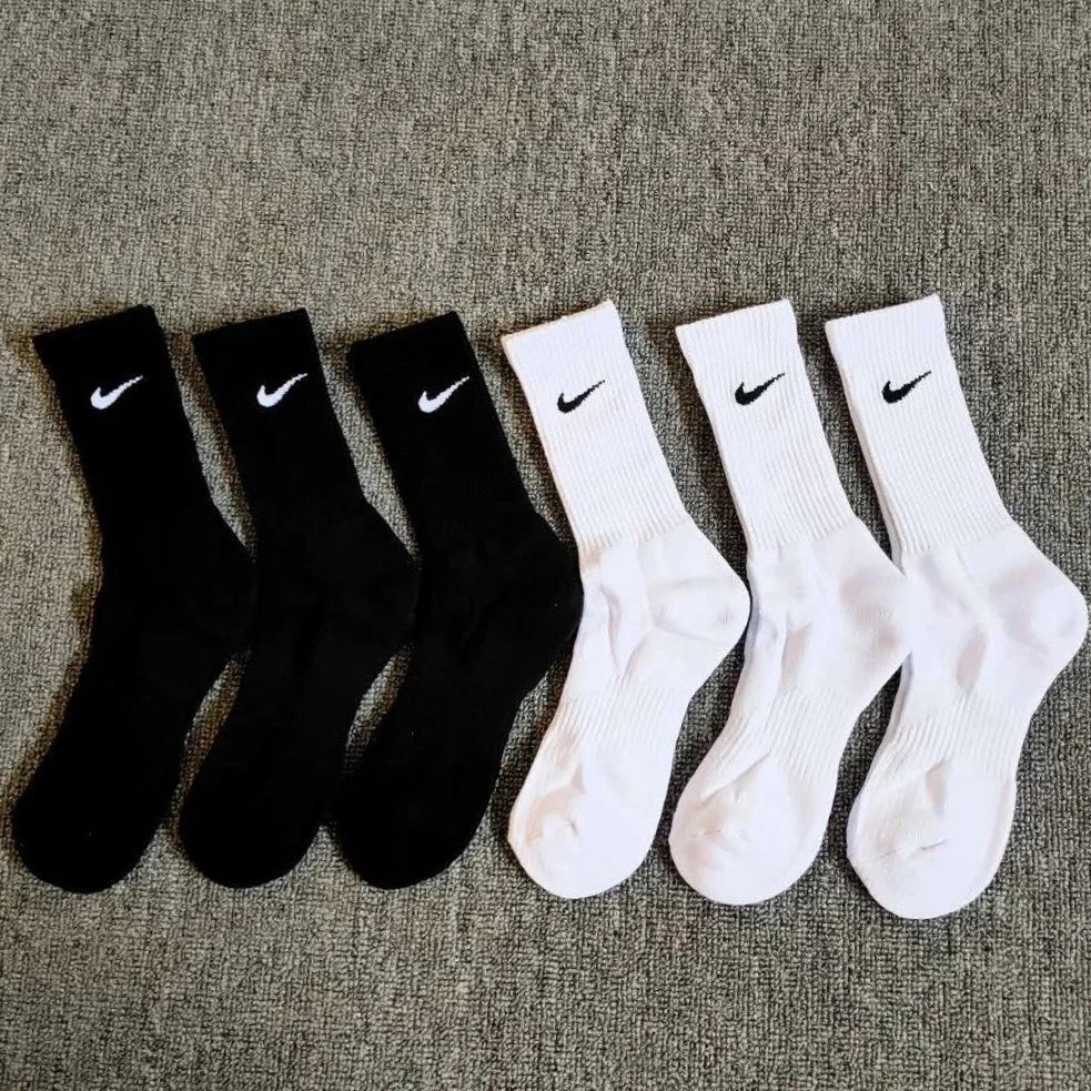 High quality solid color sports socks with anti odor and breathable properties