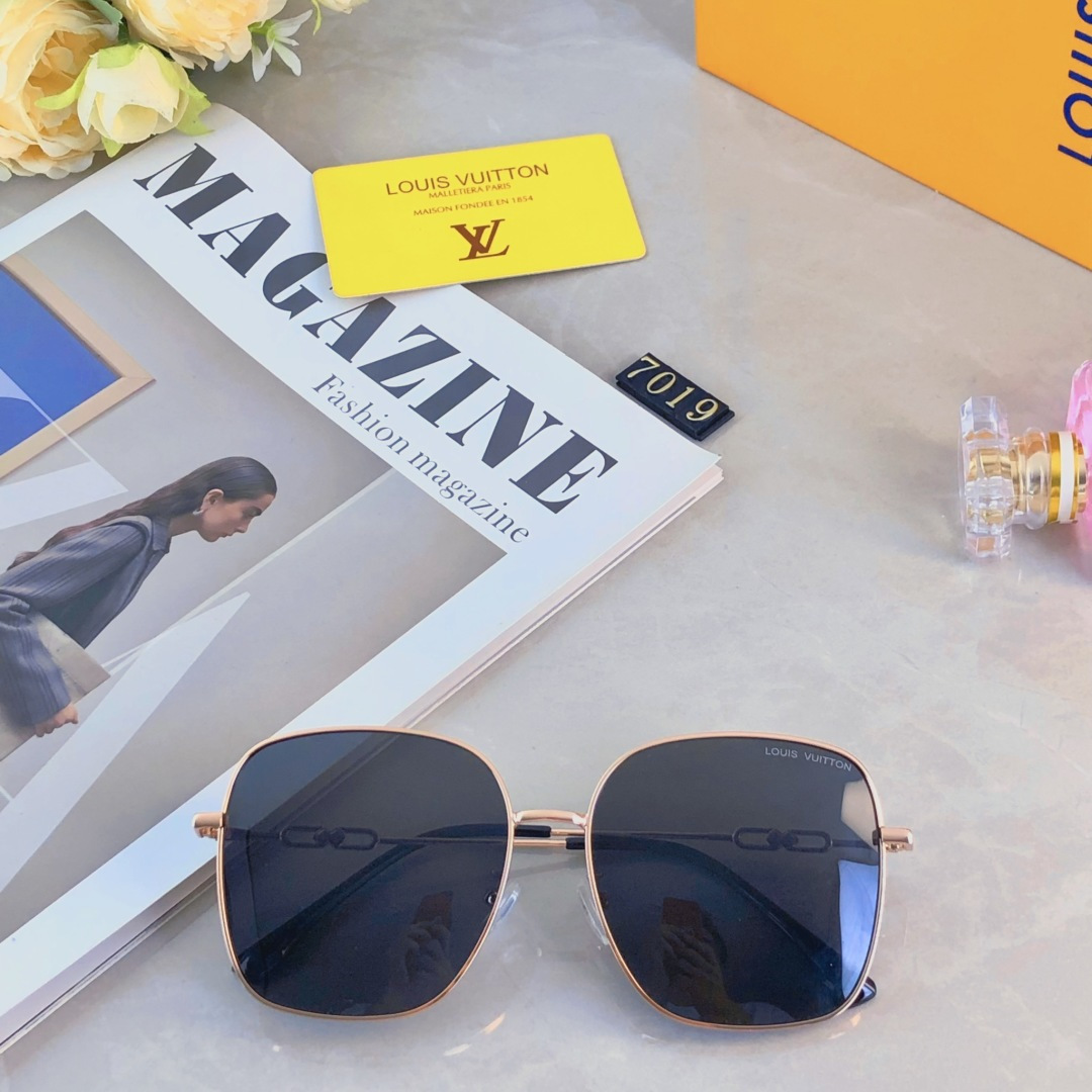 High quality temperament sunscreen sunglasses 1 pls add : 18030258501 if you need size guide