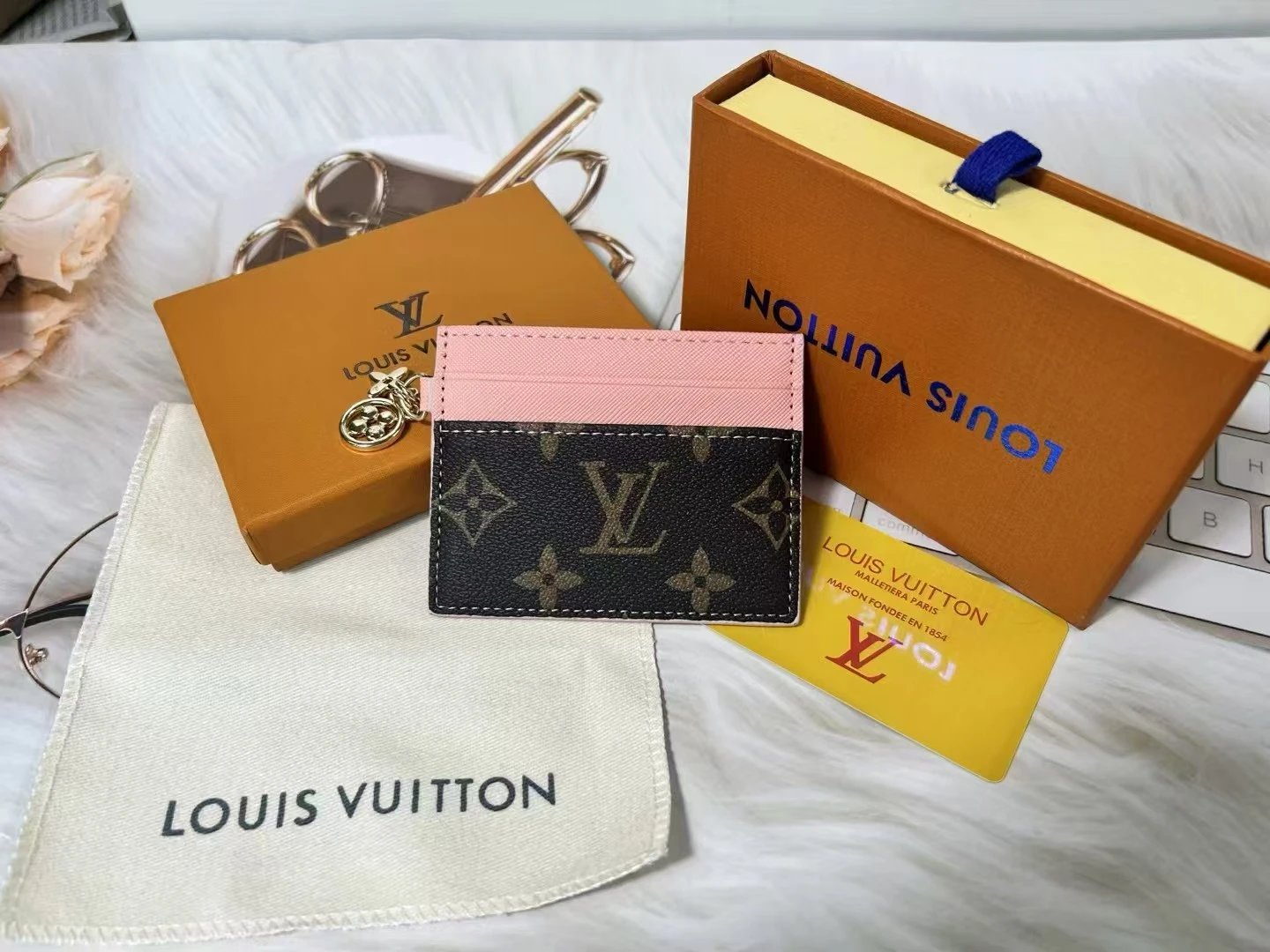 High quality new printed card bag pls add : 18859952090 if you need size guide