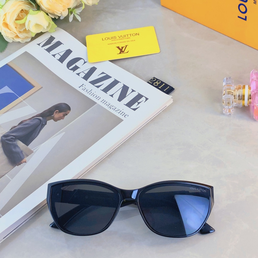 High quality temperament sunscreen sunglasses 2 pcs add : 18030258501 if you need size guide